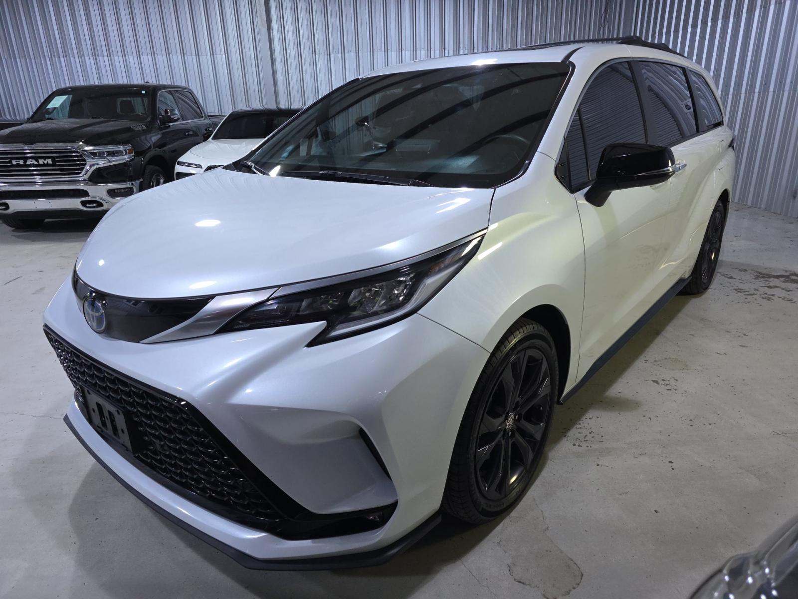 2023 Toyota Sienna XSE 25th Anniversary FWD