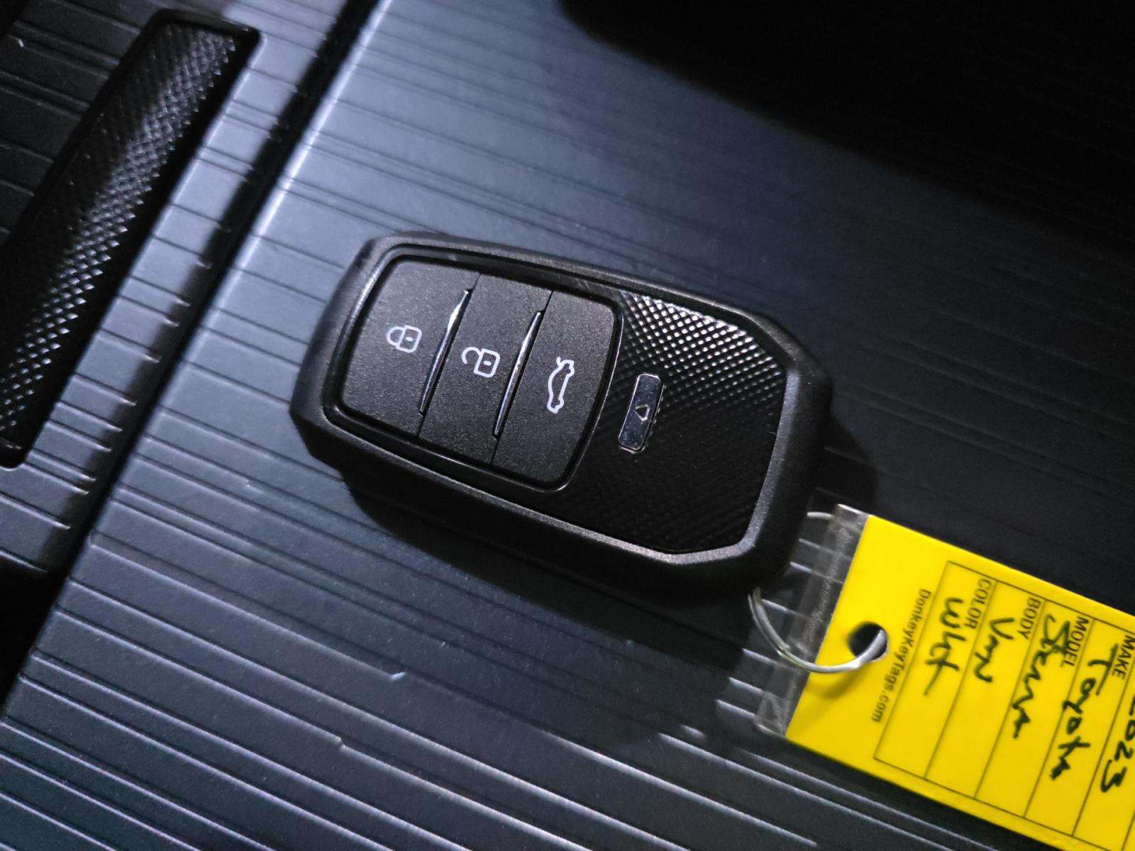 2023 Toyota Sienna XSE 25th Anniversary FWD