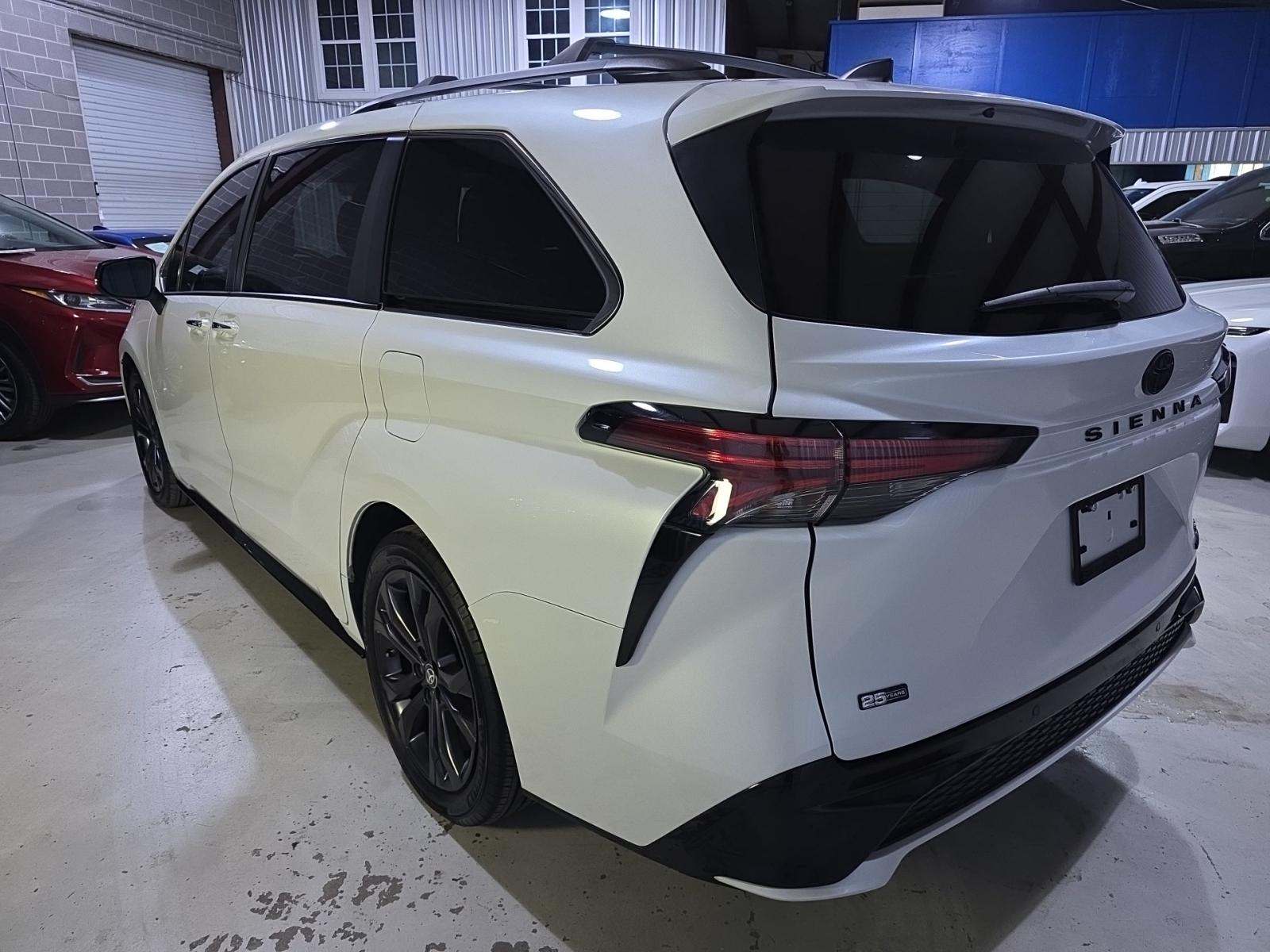 2023 Toyota Sienna XSE 25th Anniversary FWD