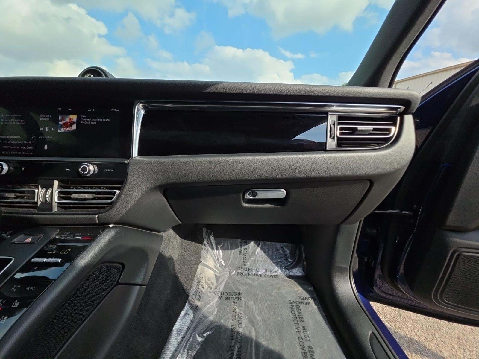 2024 Porsche Macan Base AWD