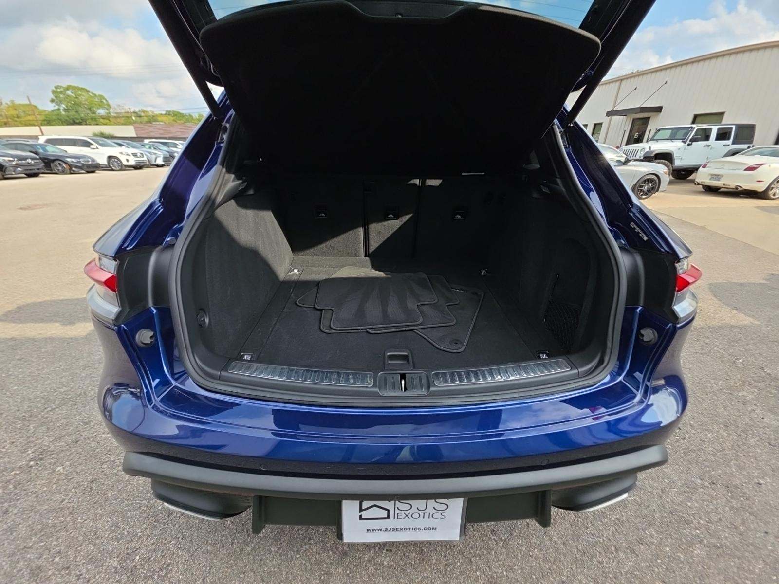 2024 Porsche Macan Base AWD