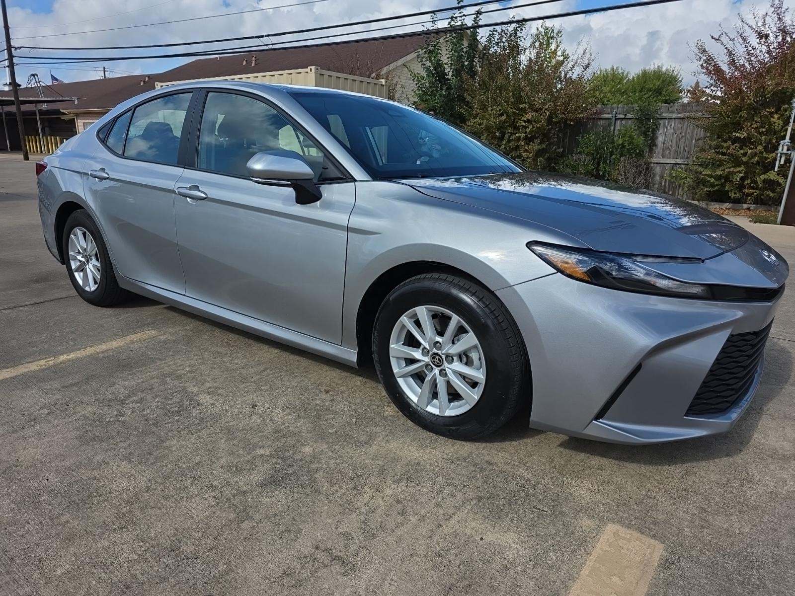 2025 Toyota Camry LE FWD