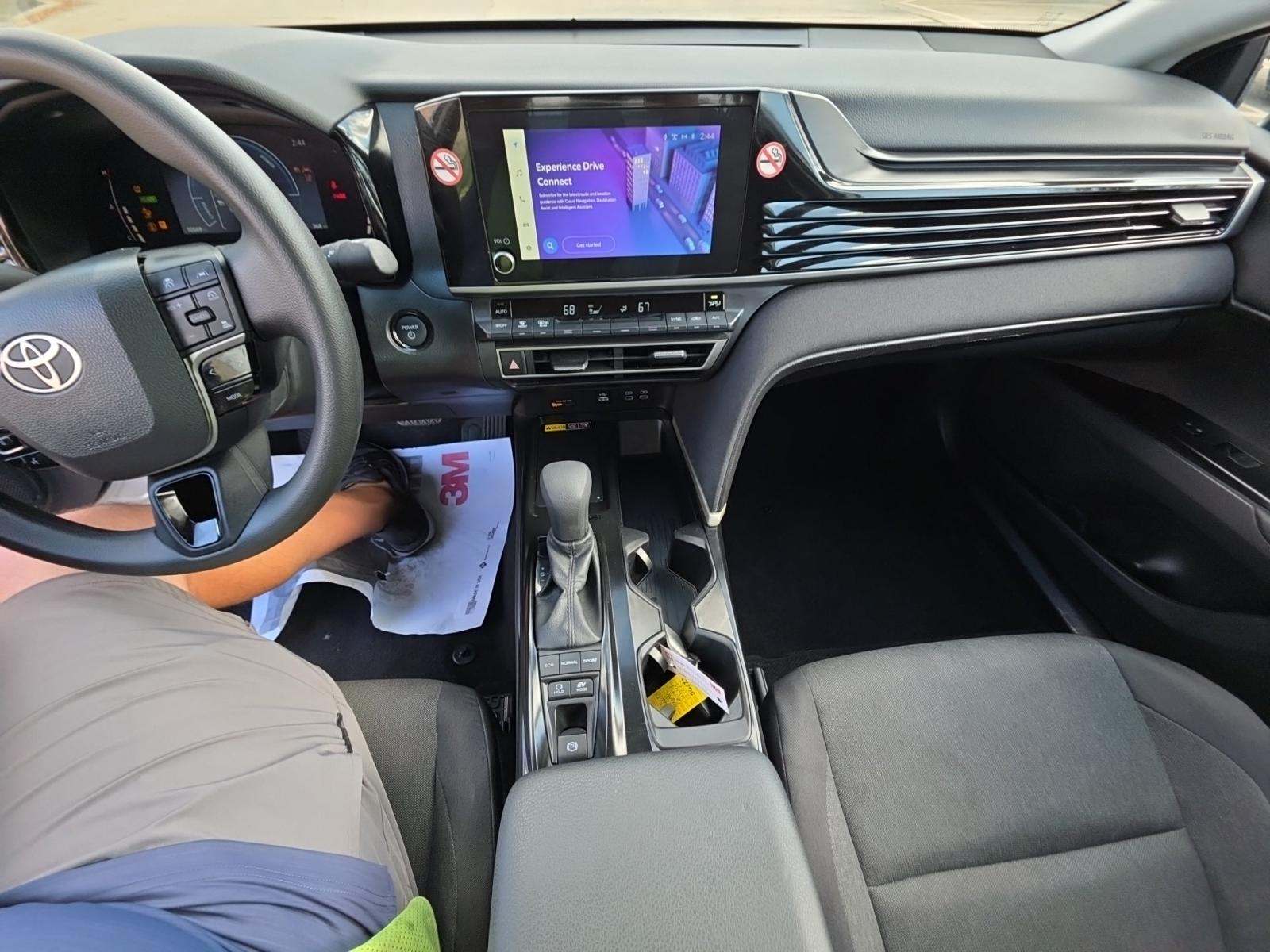 2025 Toyota Camry LE FWD