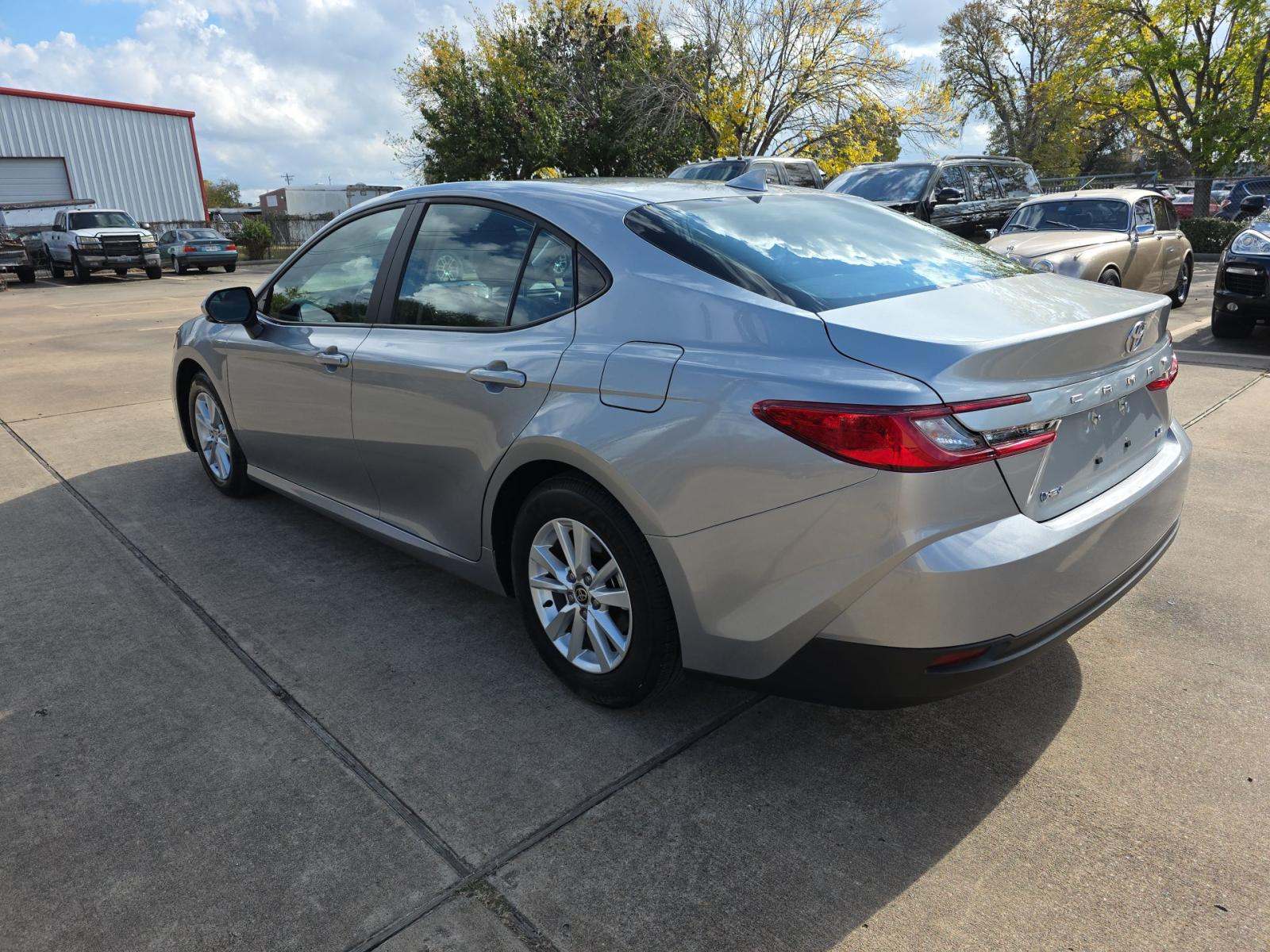 2025 Toyota Camry LE FWD