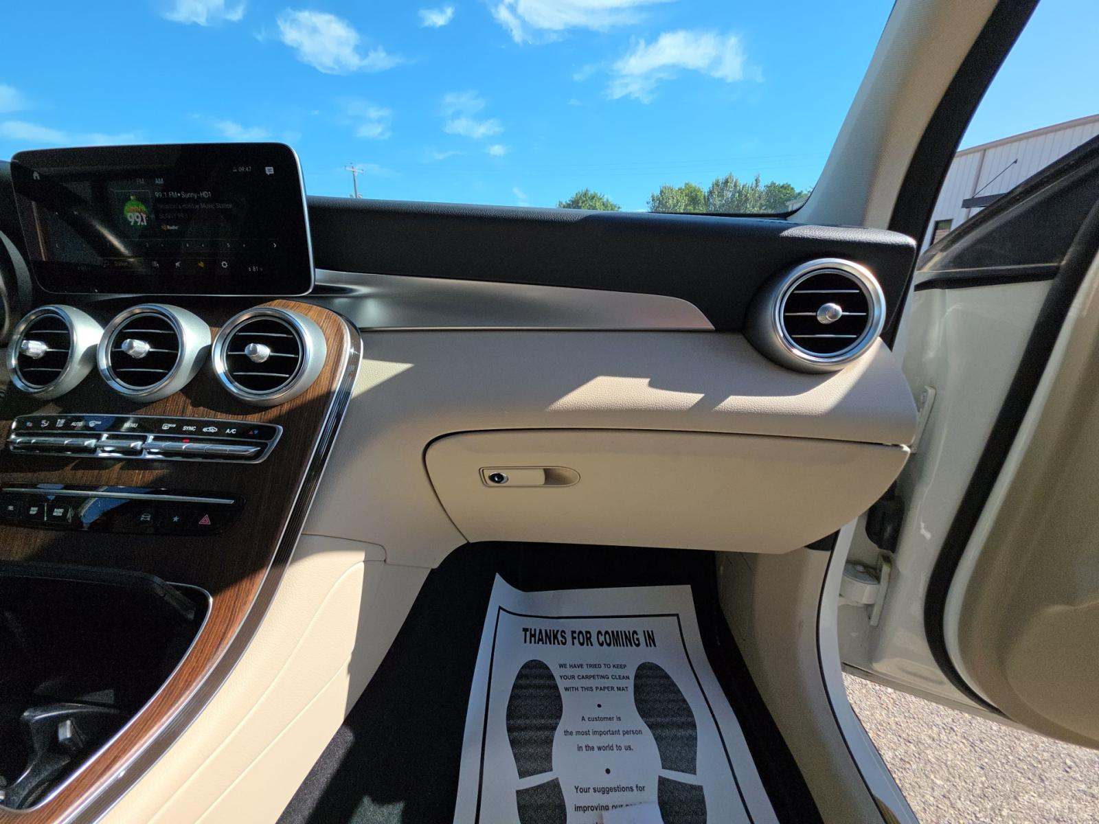 2022 Mercedes-Benz GLC GLC 300 RWD