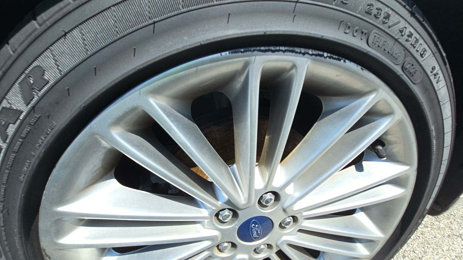 2014 Ford Fusion Hybrid SE FWD