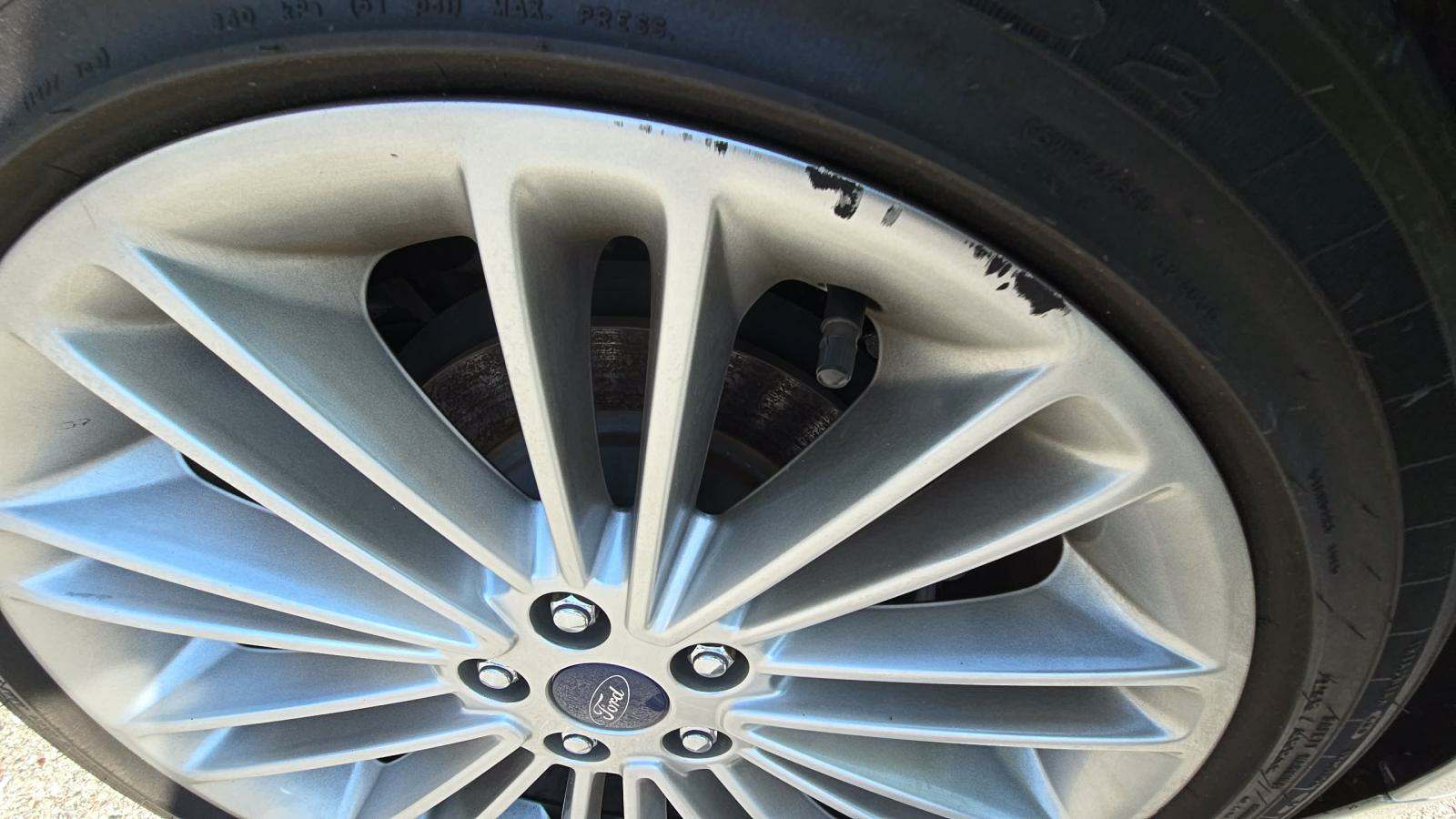 2014 Ford Fusion Hybrid SE FWD