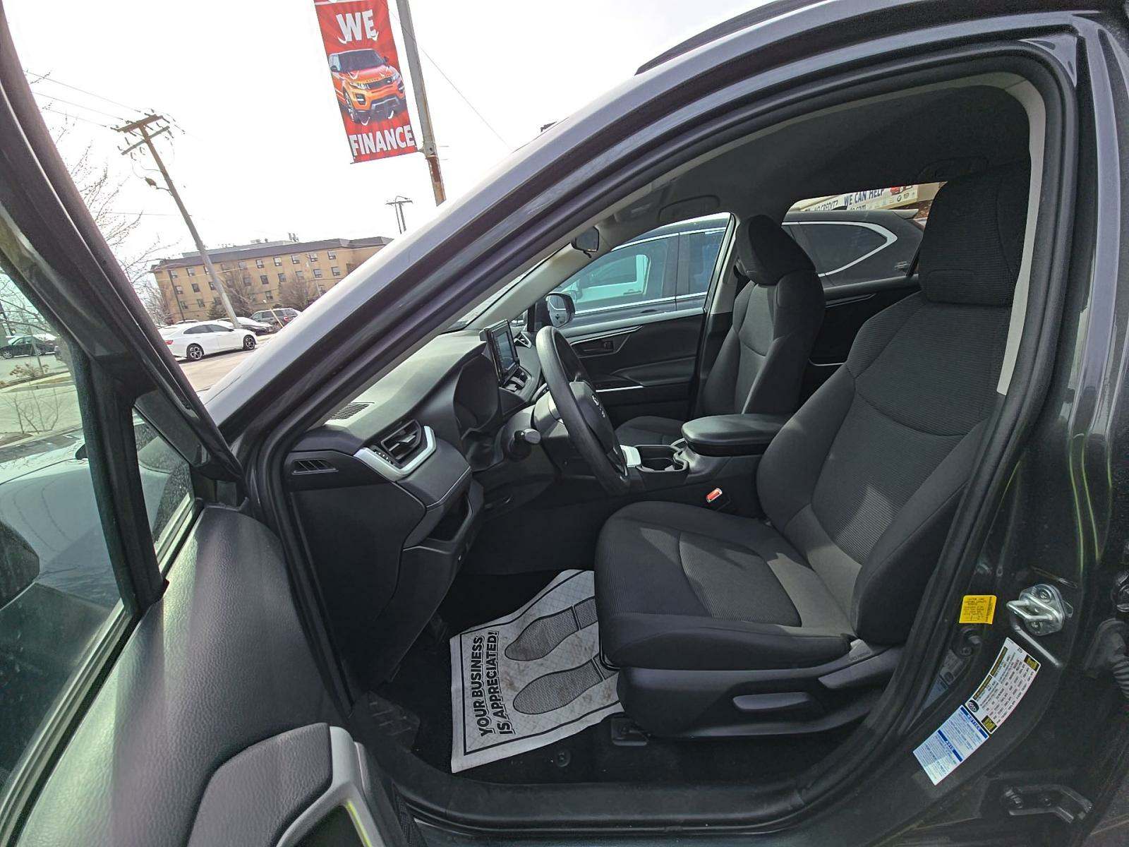 2021 Toyota RAV4 LE AWD