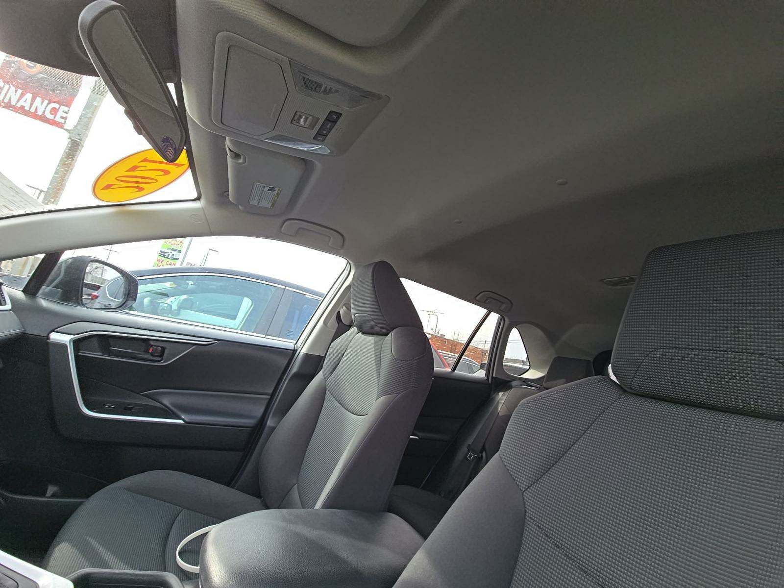 2021 Toyota RAV4 LE AWD