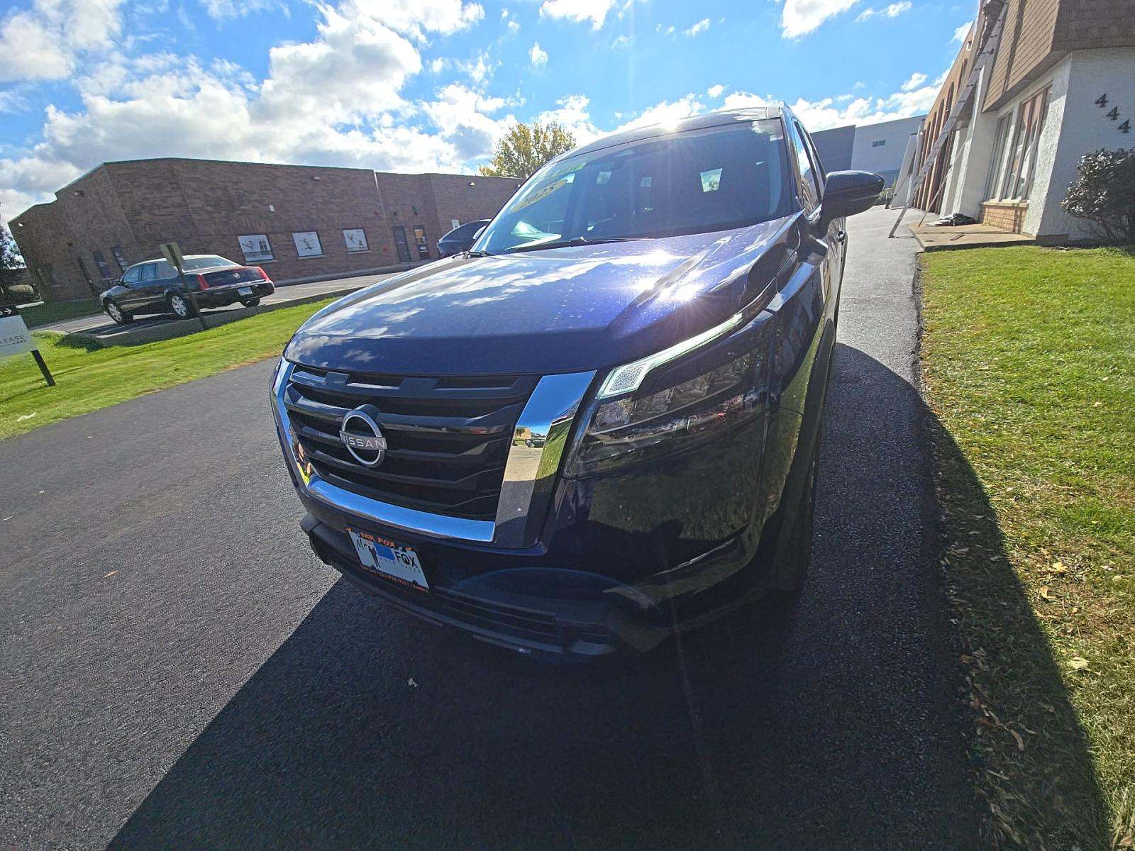 2025 Nissan Pathfinder SV FWD