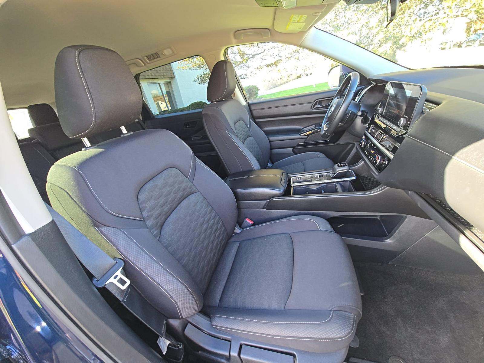 2025 Nissan Pathfinder SV FWD