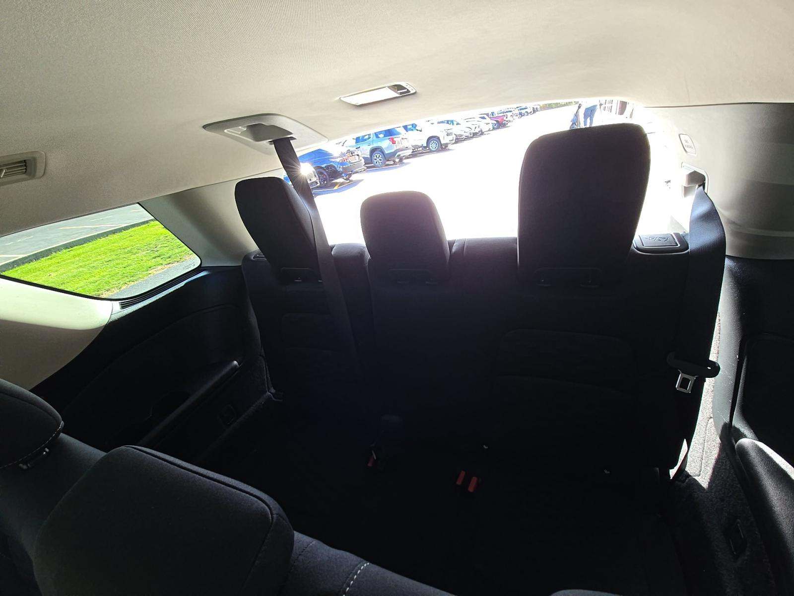 2025 Nissan Pathfinder SV FWD