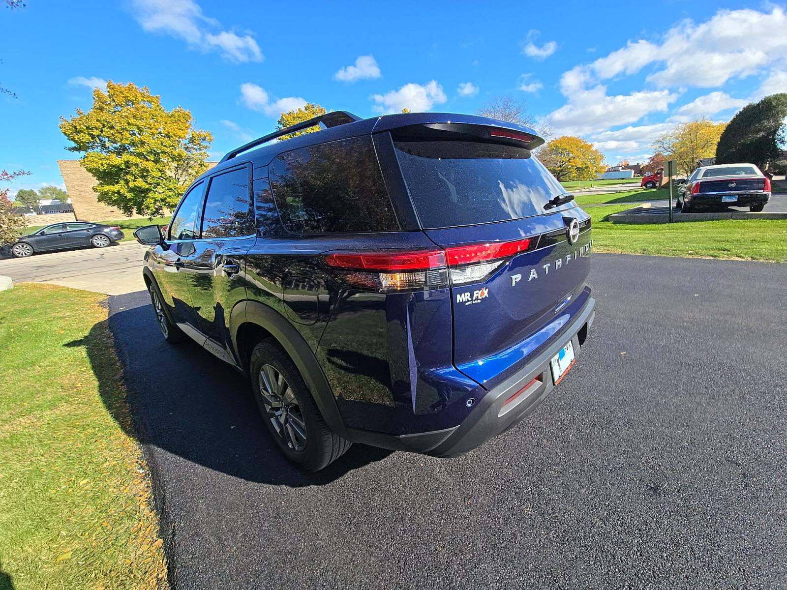 2025 Nissan Pathfinder SV FWD