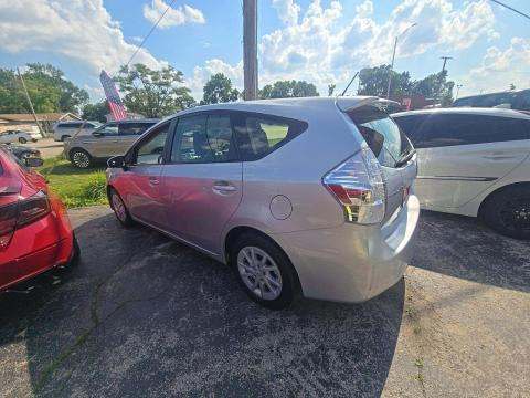 2012 Toyota Prius v Two FWD