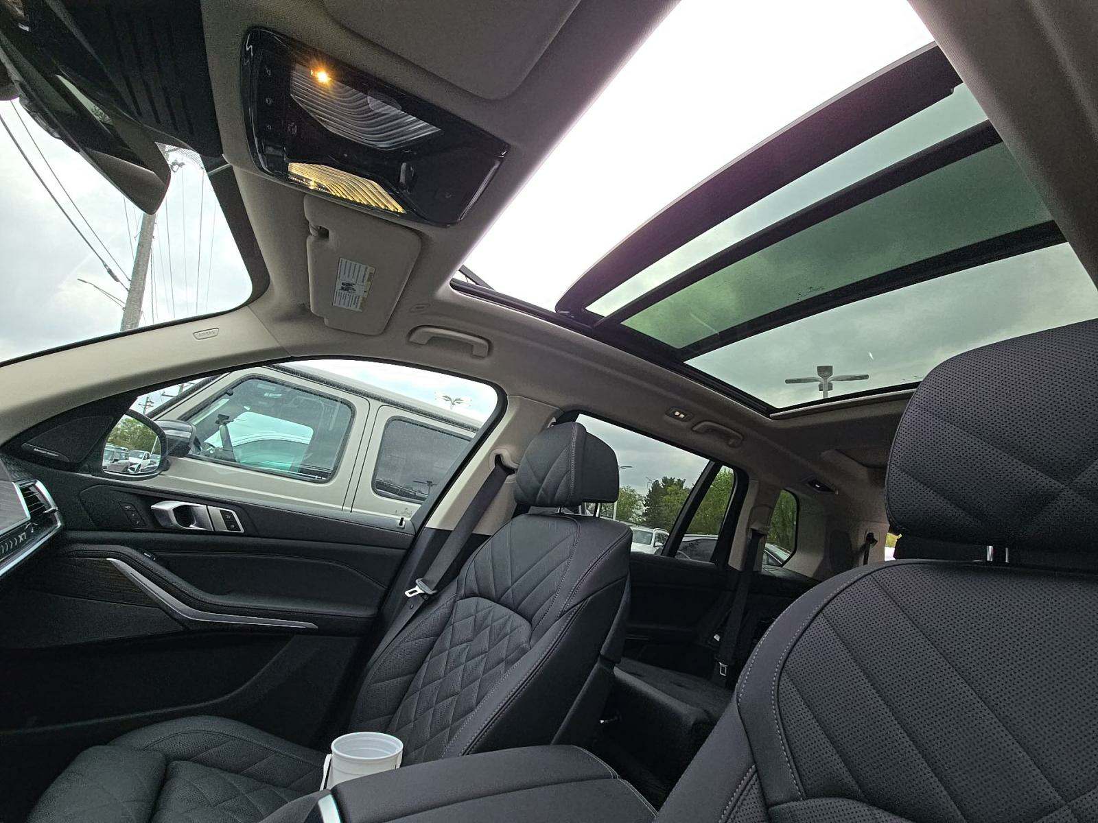2025 BMW X7 xDrive40i AWD