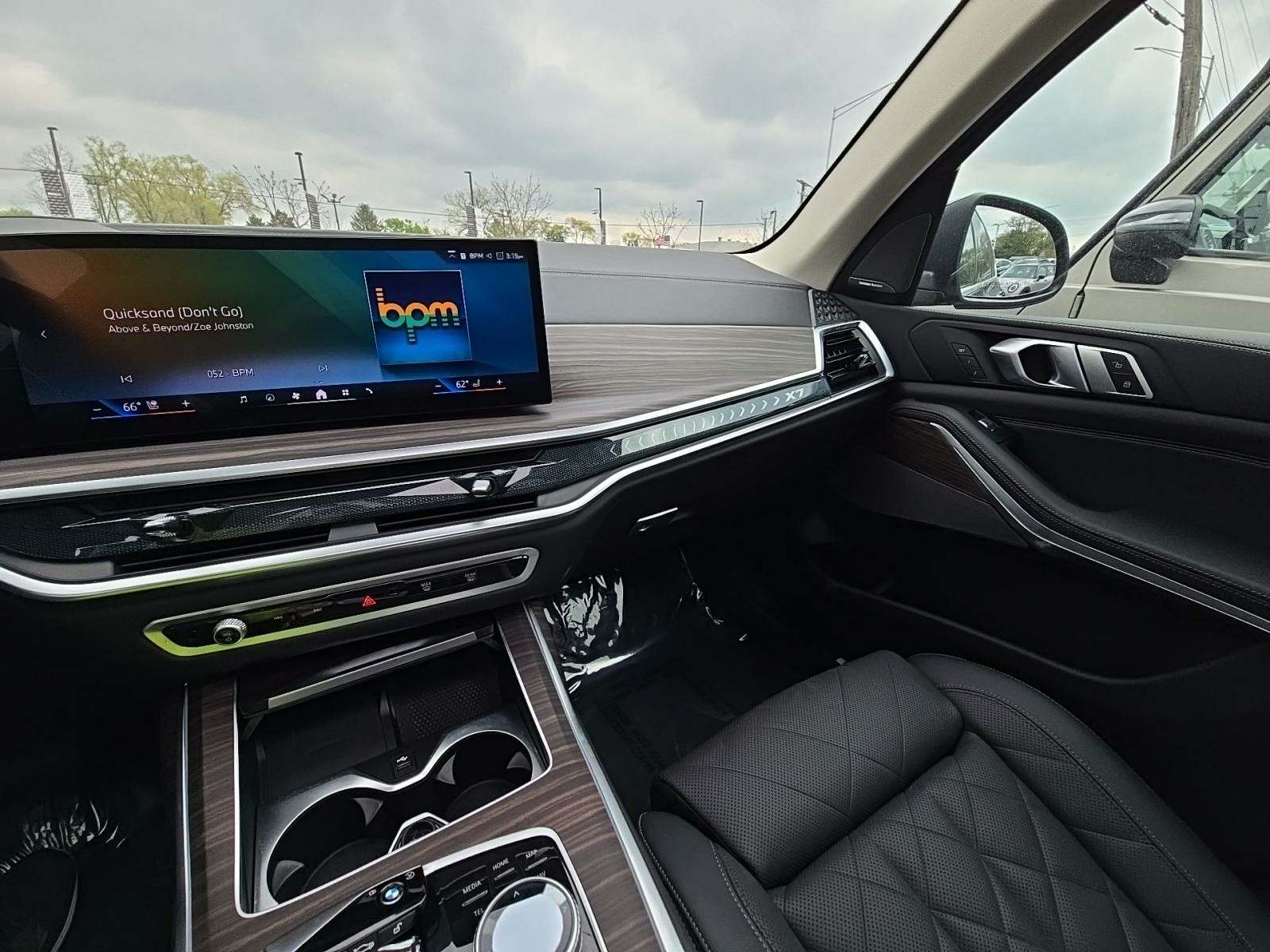 2025 BMW X7 xDrive40i AWD