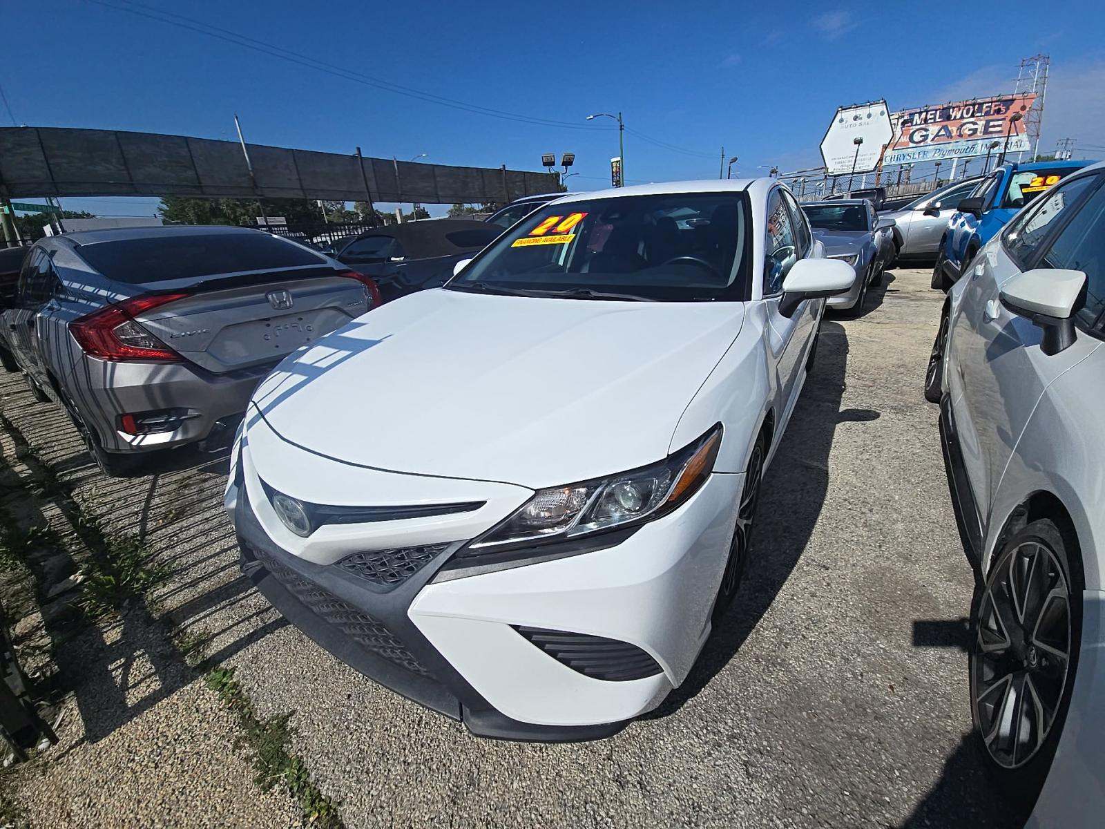 2020 Toyota Camry SE FWD