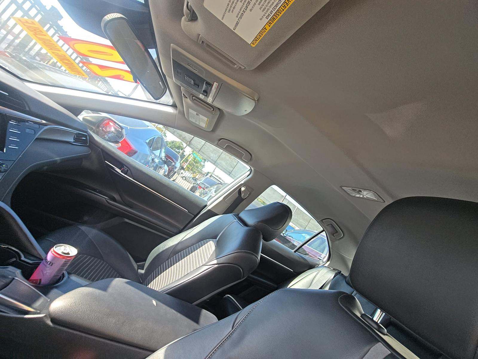 2020 Toyota Camry SE FWD