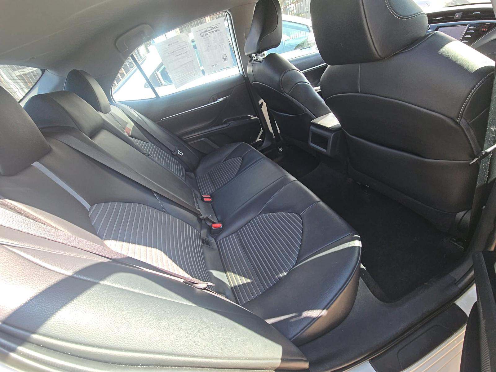 2020 Toyota Camry SE FWD