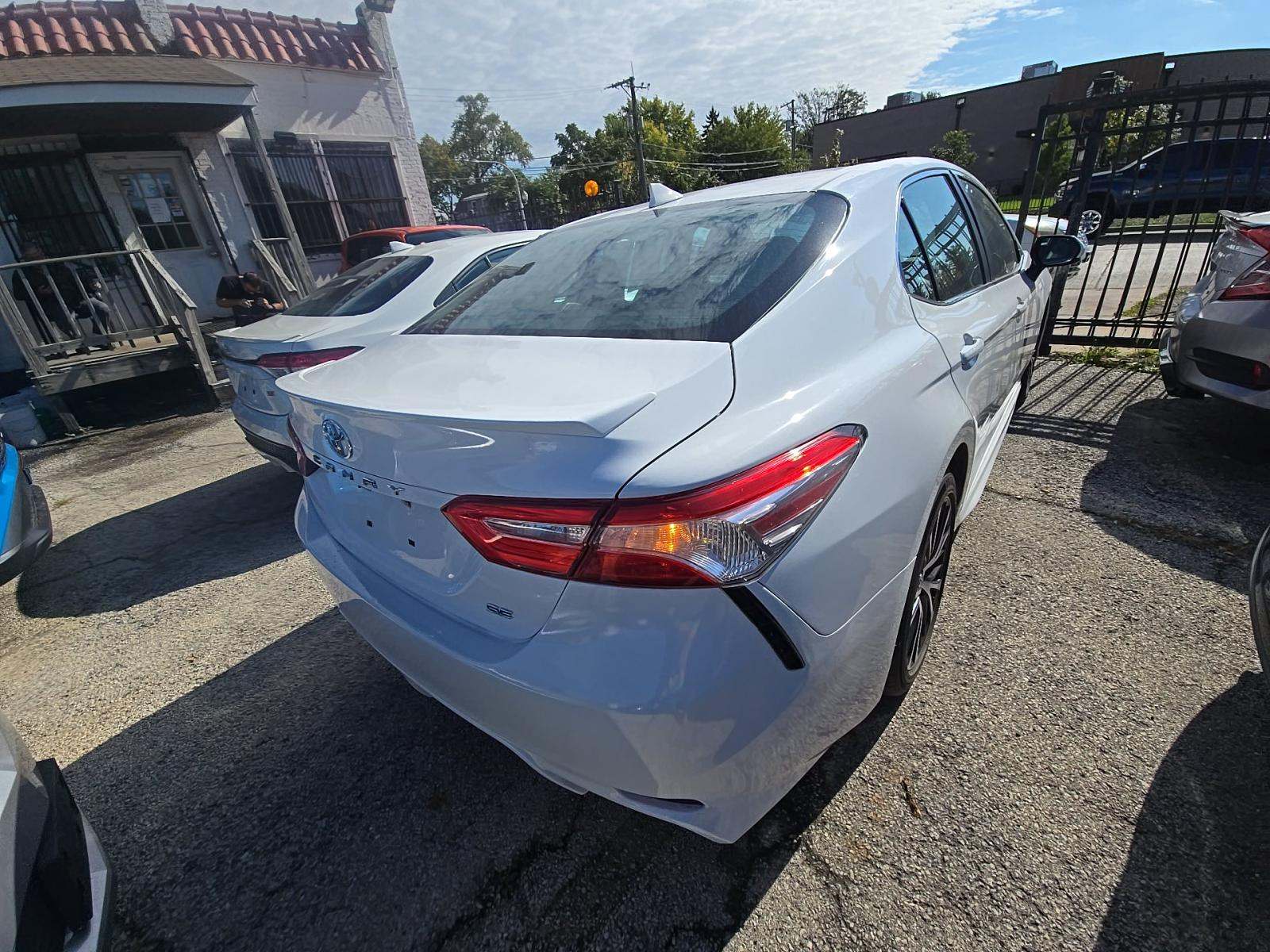 2020 Toyota Camry SE FWD