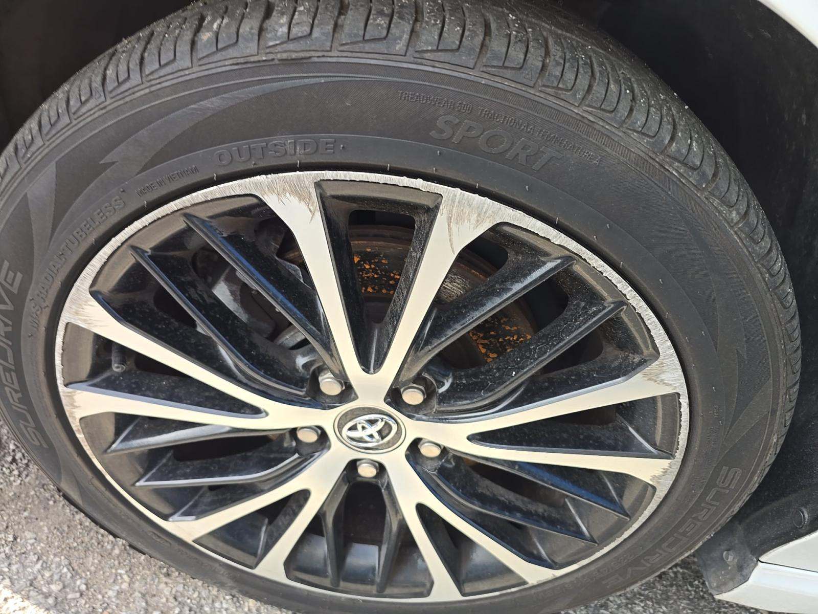 2020 Toyota Camry SE FWD