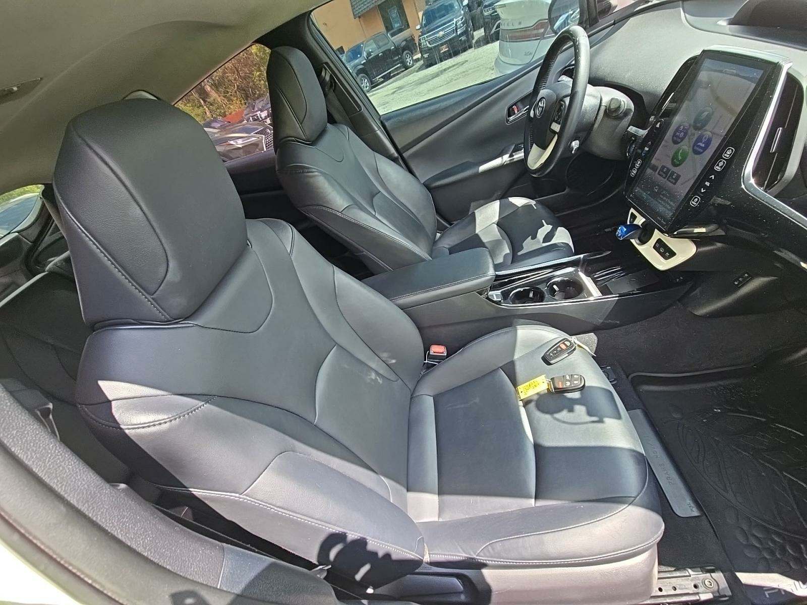 2017 Toyota Prius Prime Premium FWD