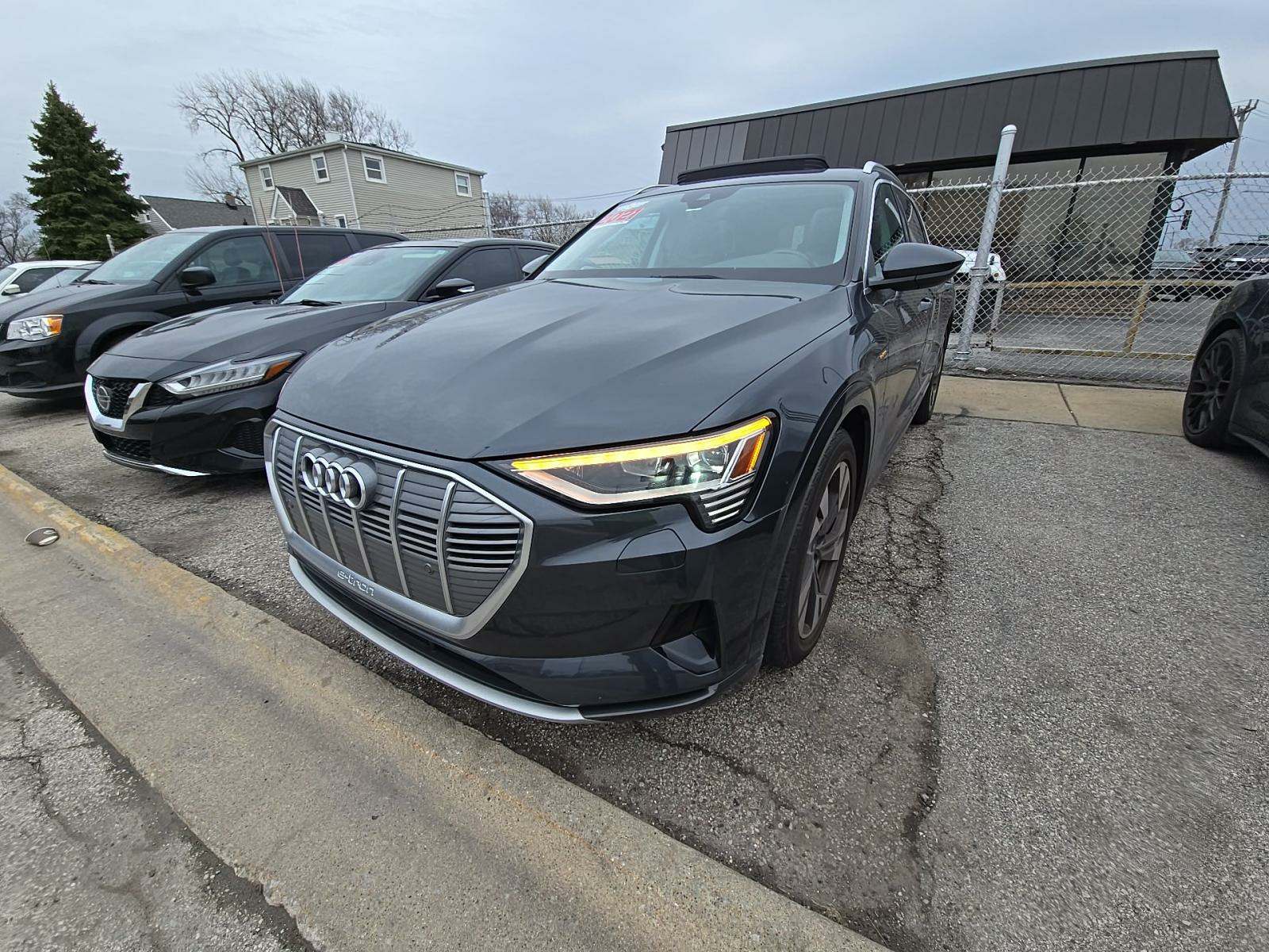 2021 Audi e-tron Premium AWD