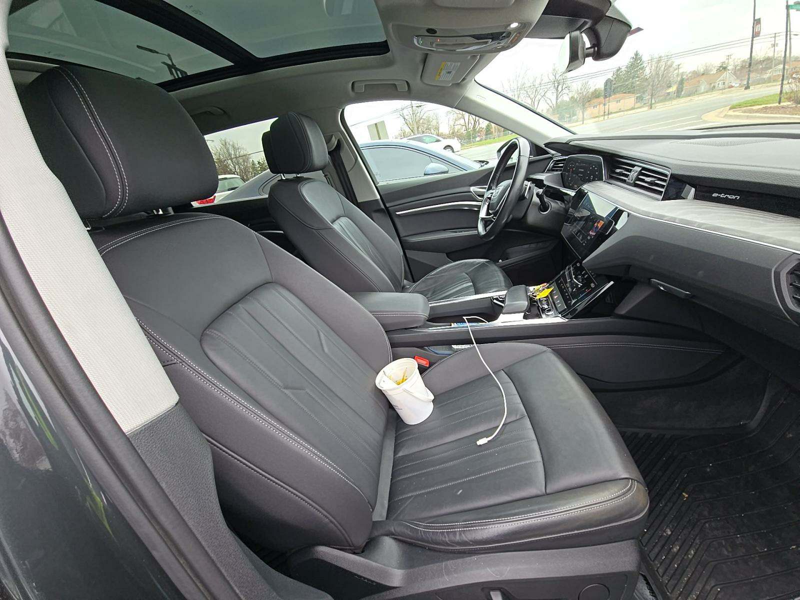 2021 Audi e-tron Premium AWD