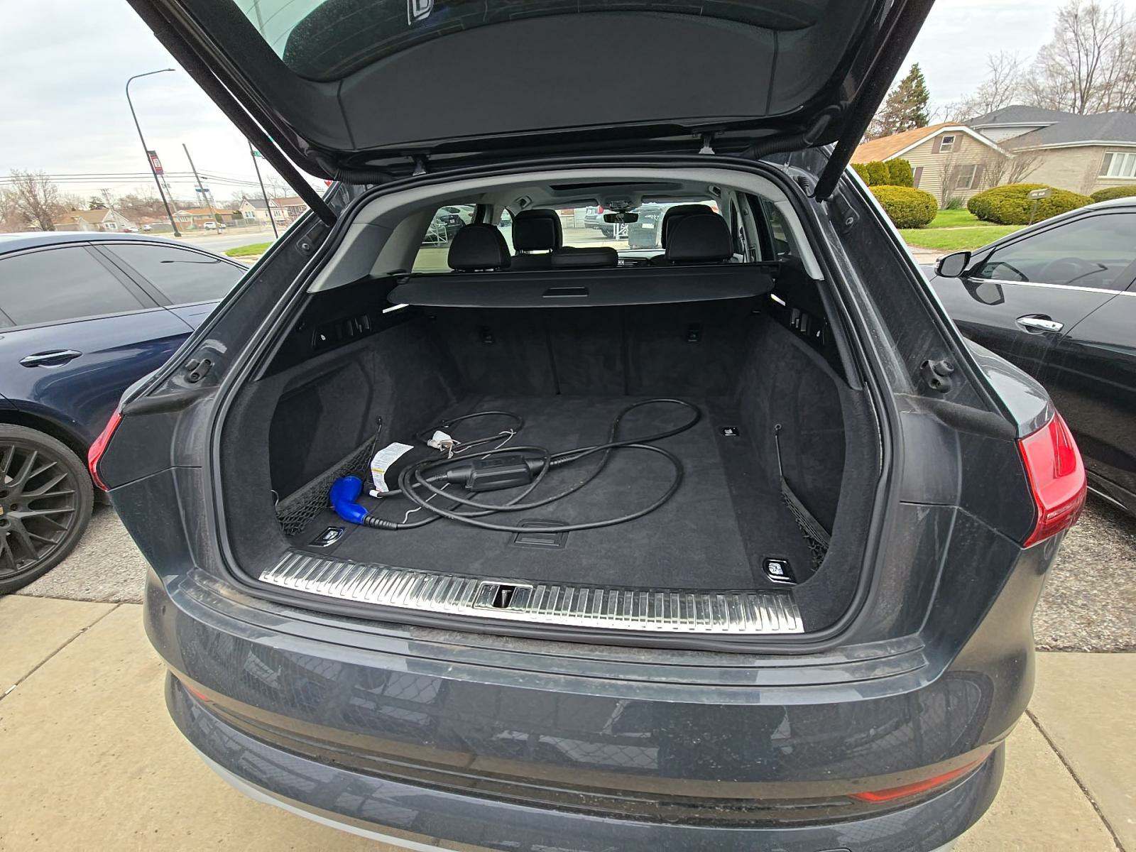 2021 Audi e-tron Premium AWD