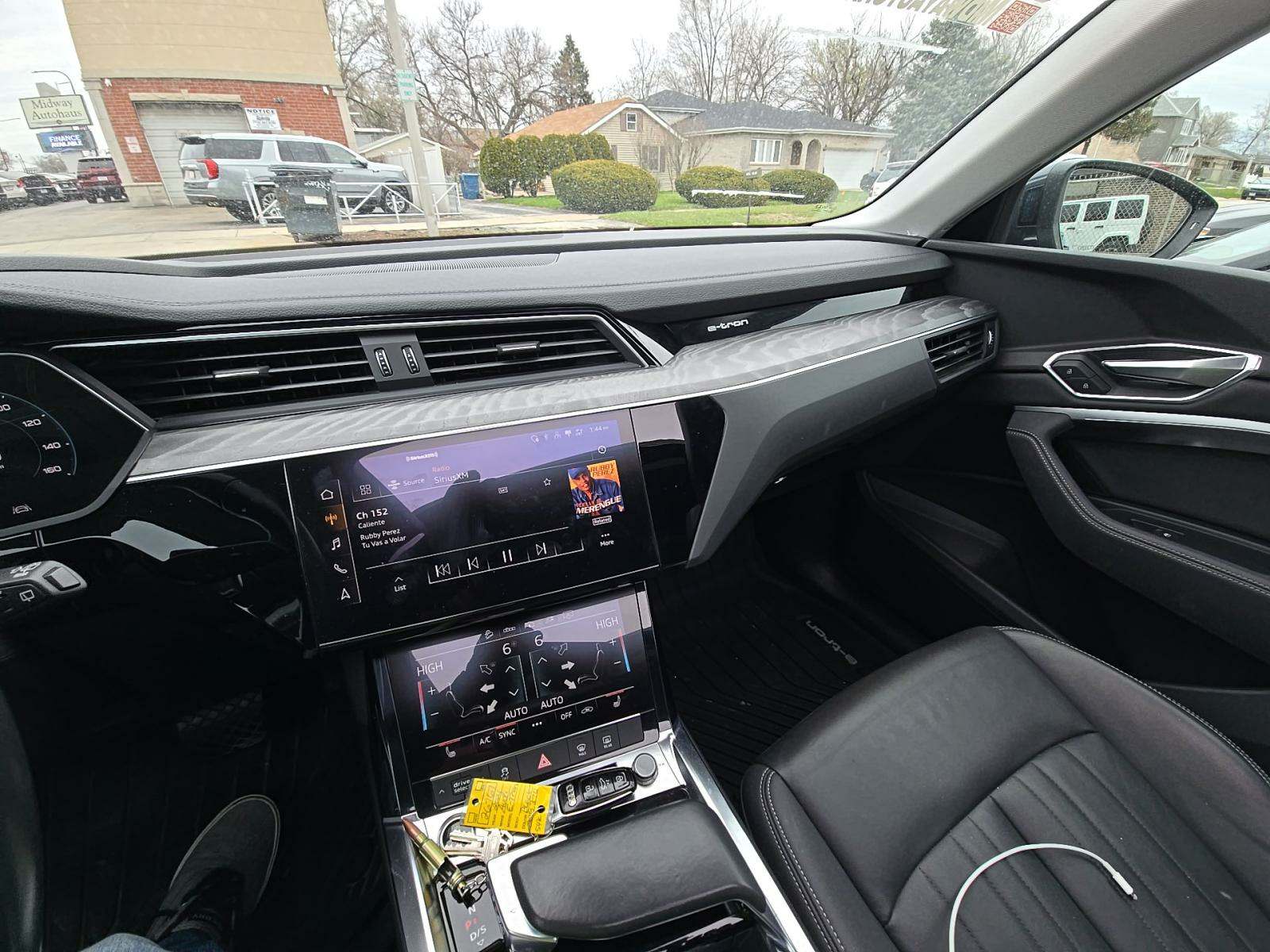 2021 Audi e-tron Premium AWD