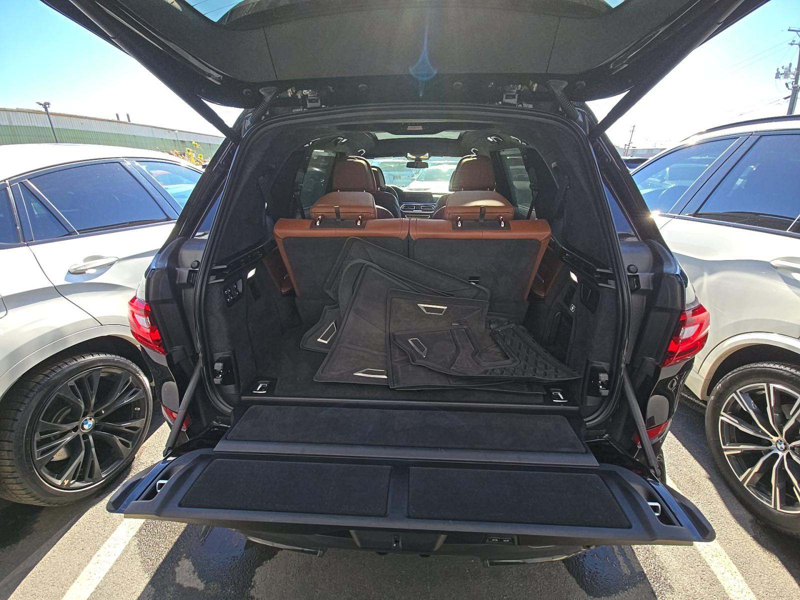 2021 BMW X7 M50i AWD