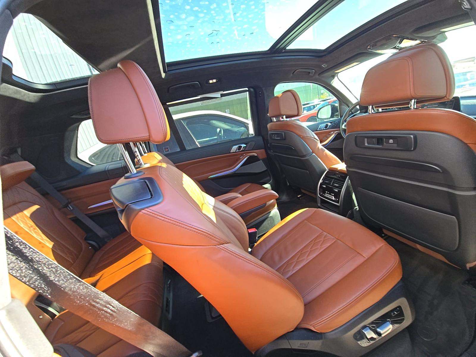 2021 BMW X7 M50i AWD