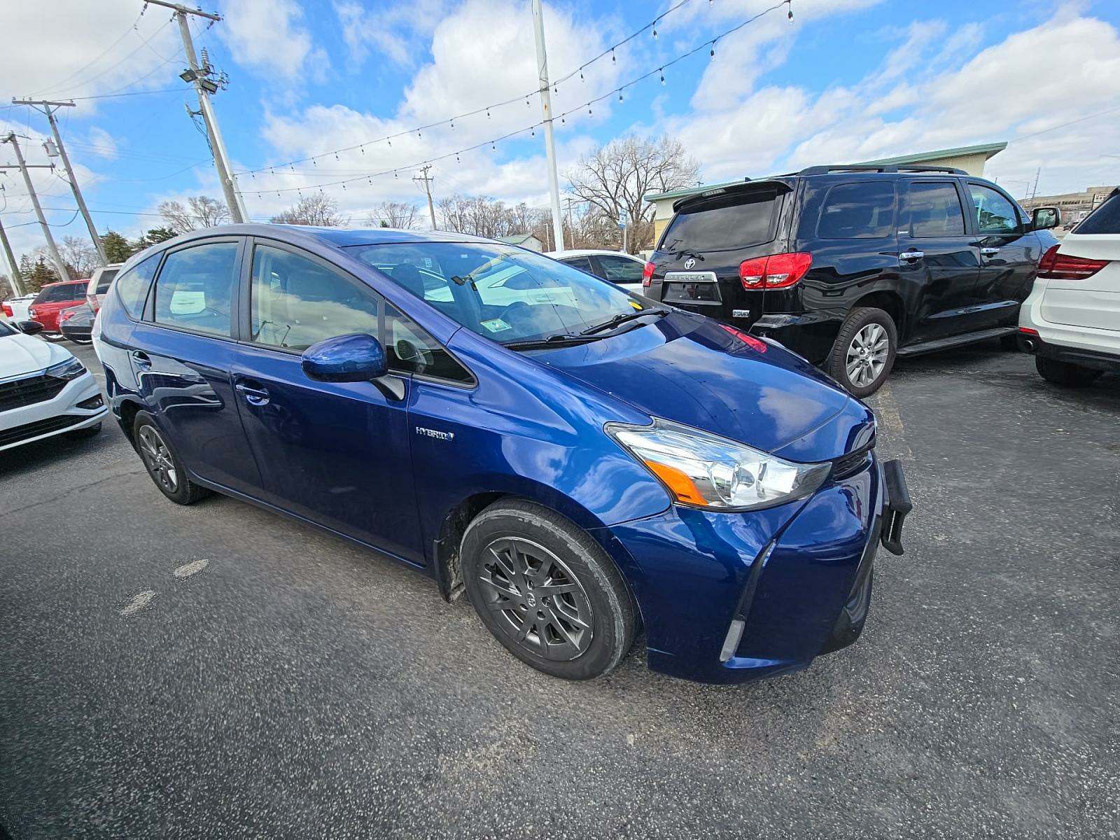 2017 Toyota Prius v Four FWD