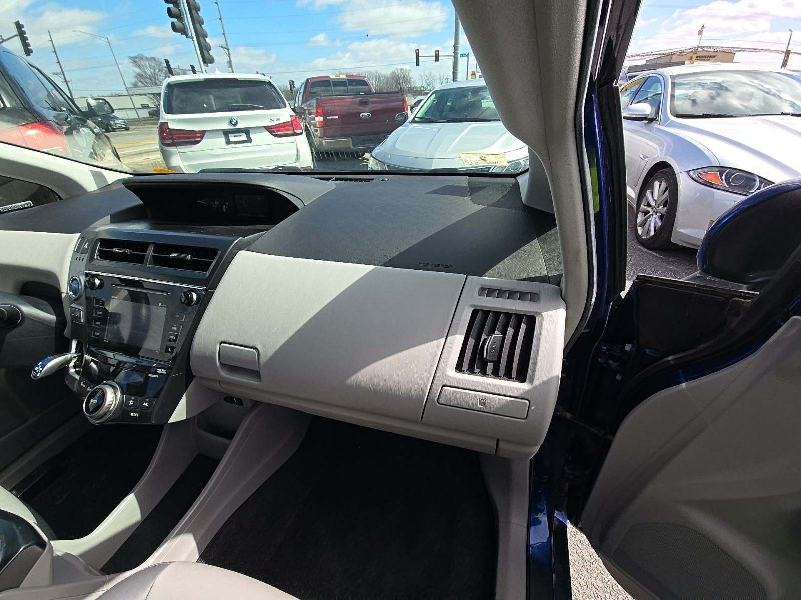 2017 Toyota Prius v Four FWD