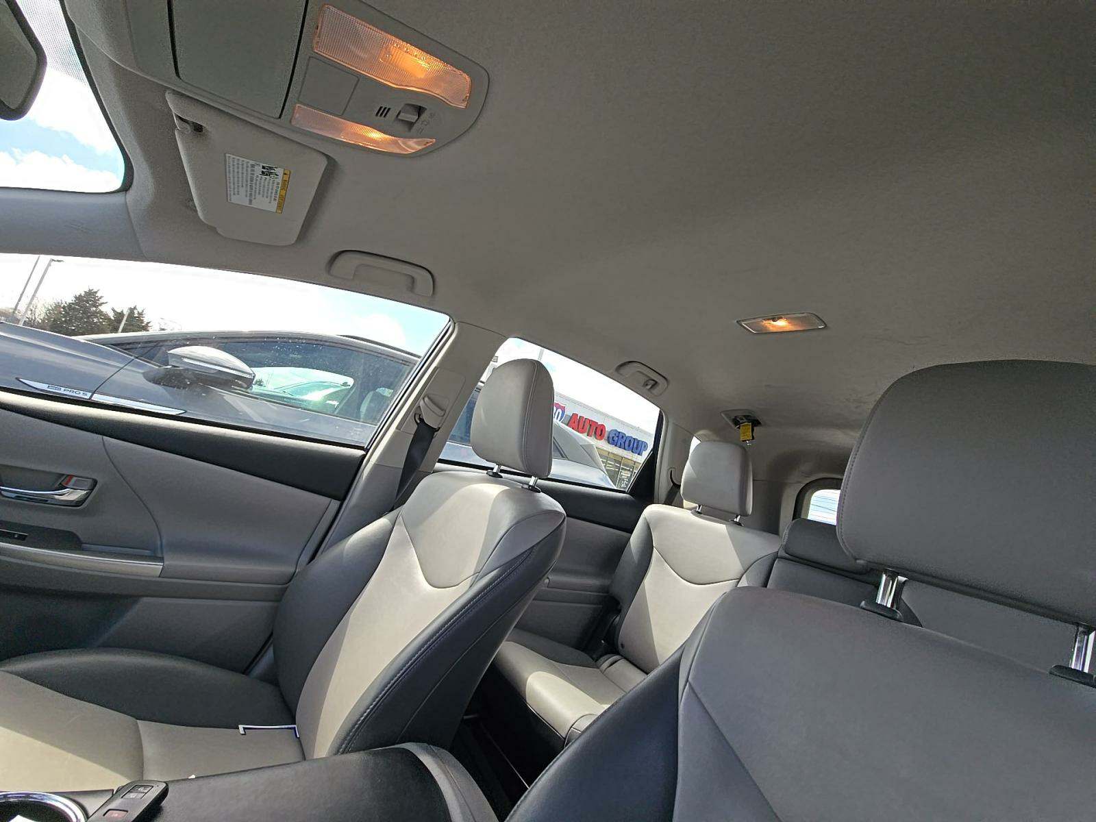 2017 Toyota Prius v Four FWD