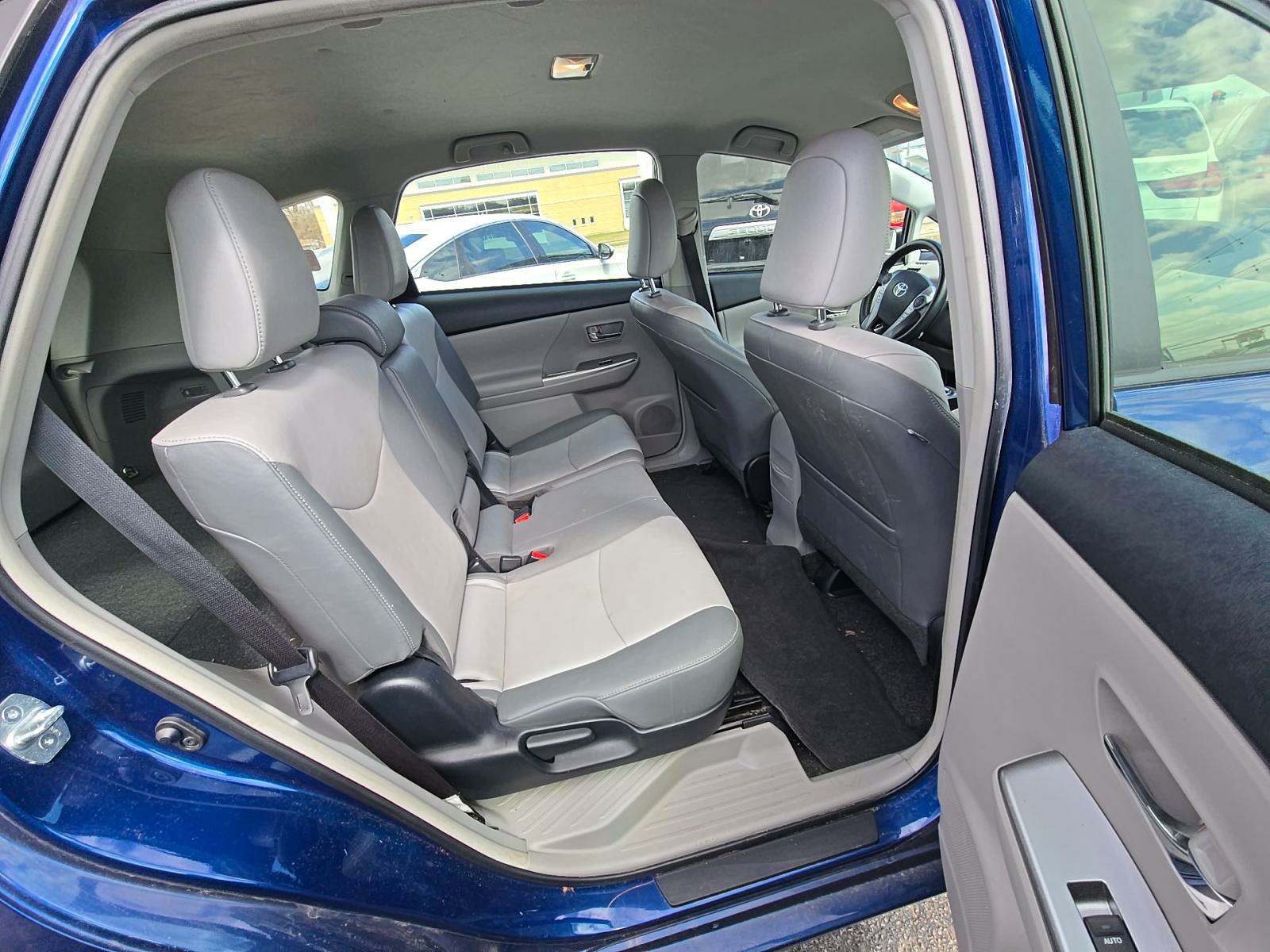 2017 Toyota Prius v Four FWD