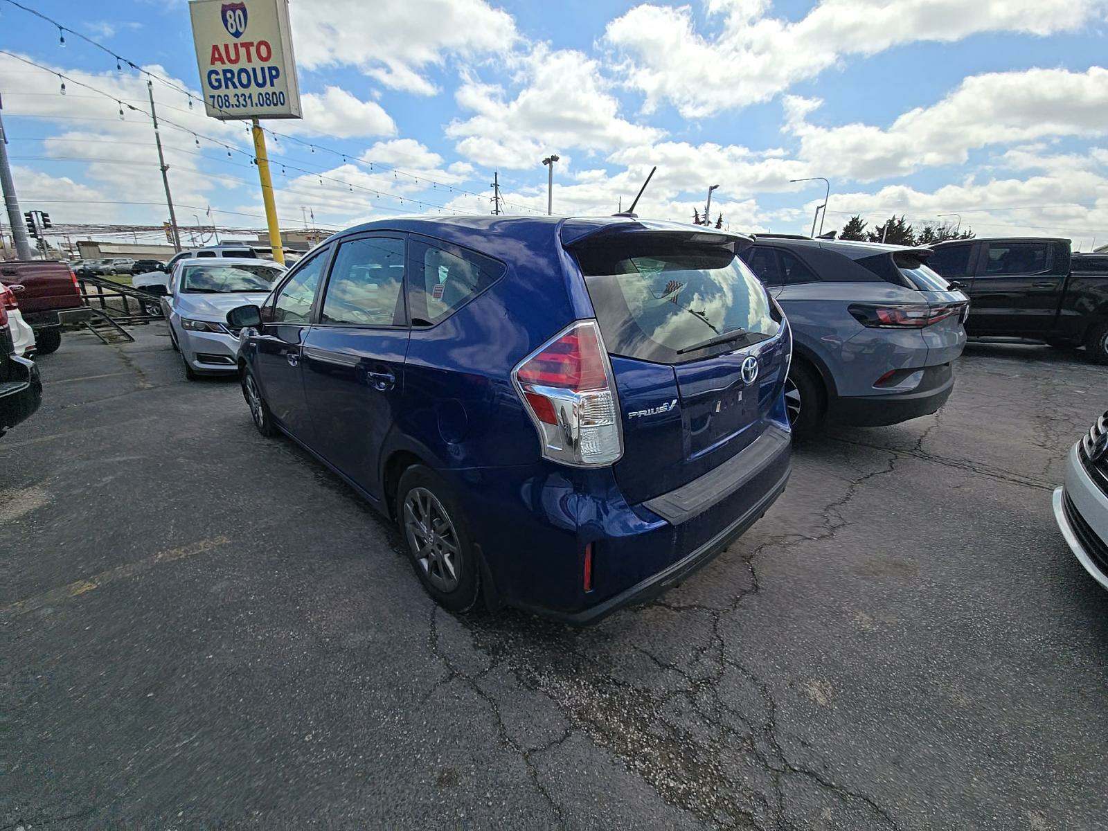 2017 Toyota Prius v Four FWD