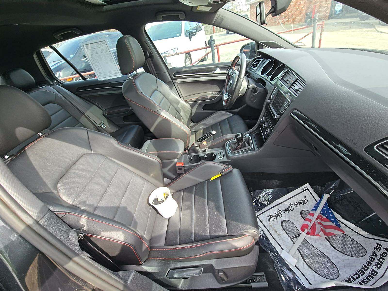 2017 Volkswagen Golf GTI 2.0T SE FWD