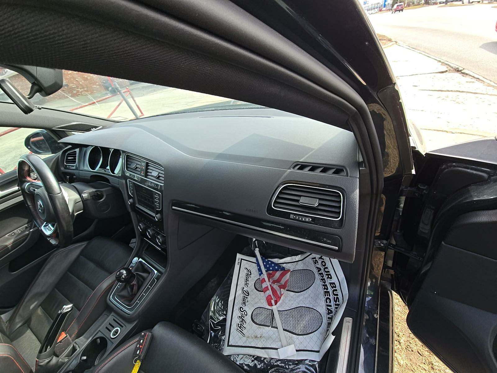 2017 Volkswagen Golf GTI 2.0T SE FWD