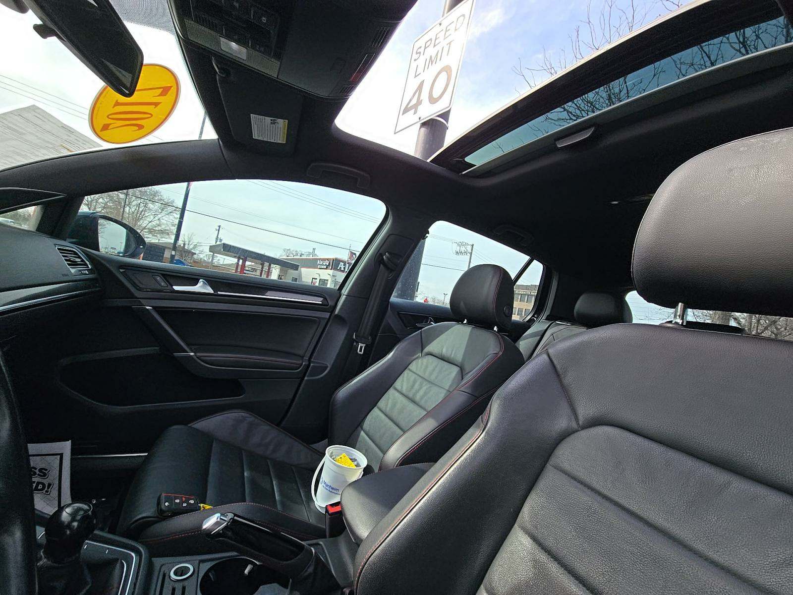 2017 Volkswagen Golf GTI 2.0T SE FWD