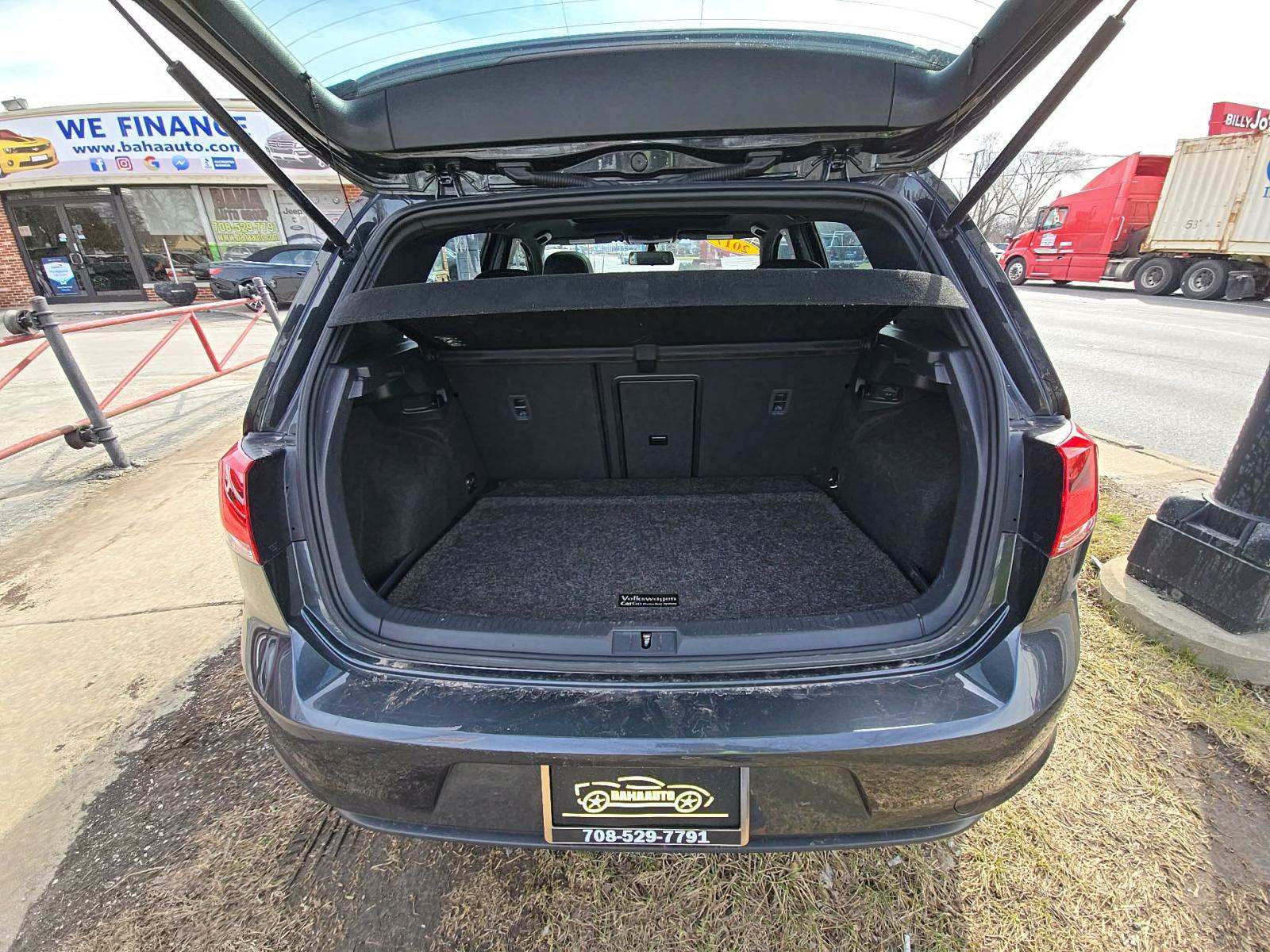 2017 Volkswagen Golf GTI 2.0T SE FWD