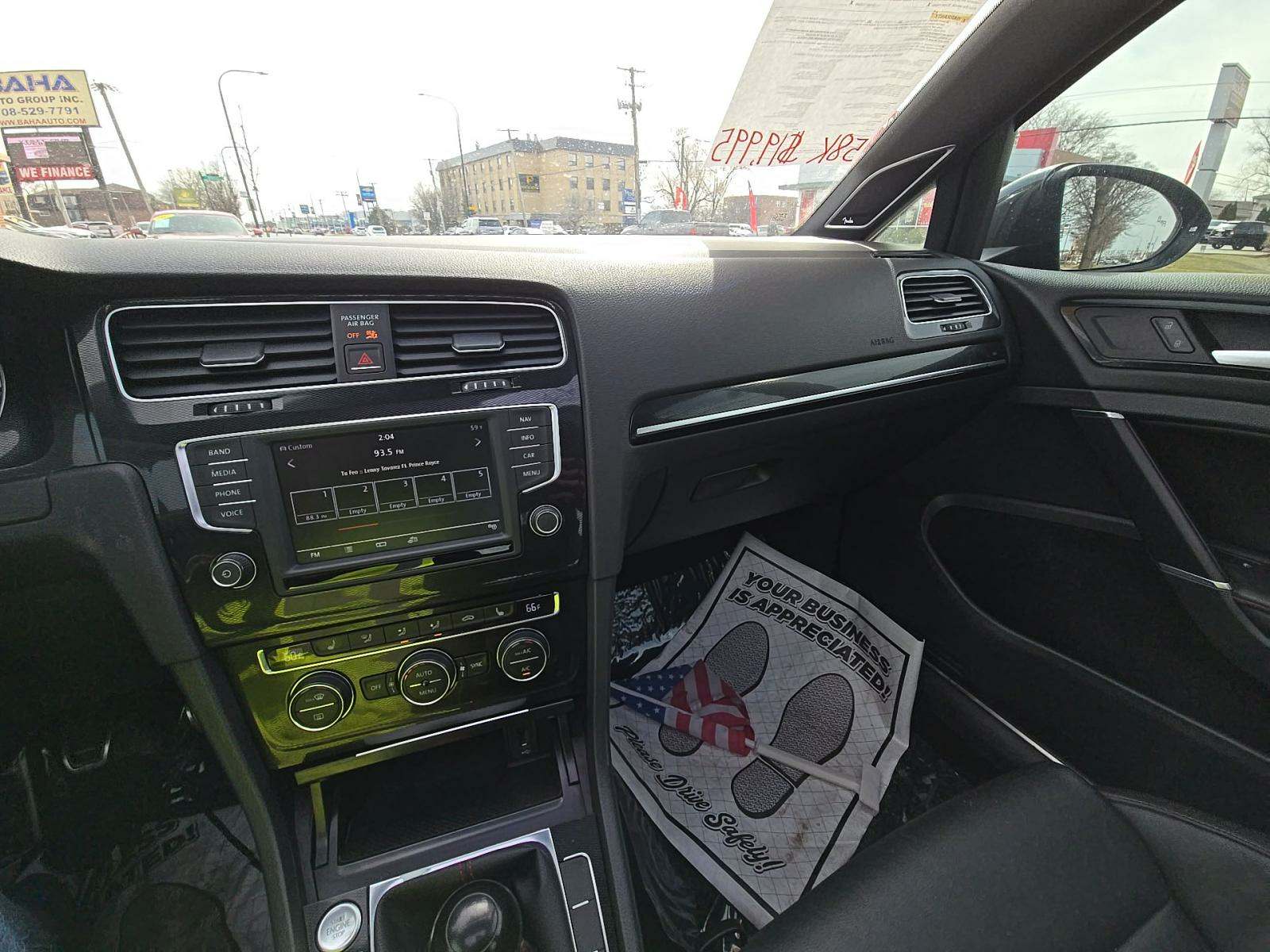 2017 Volkswagen Golf GTI 2.0T SE FWD