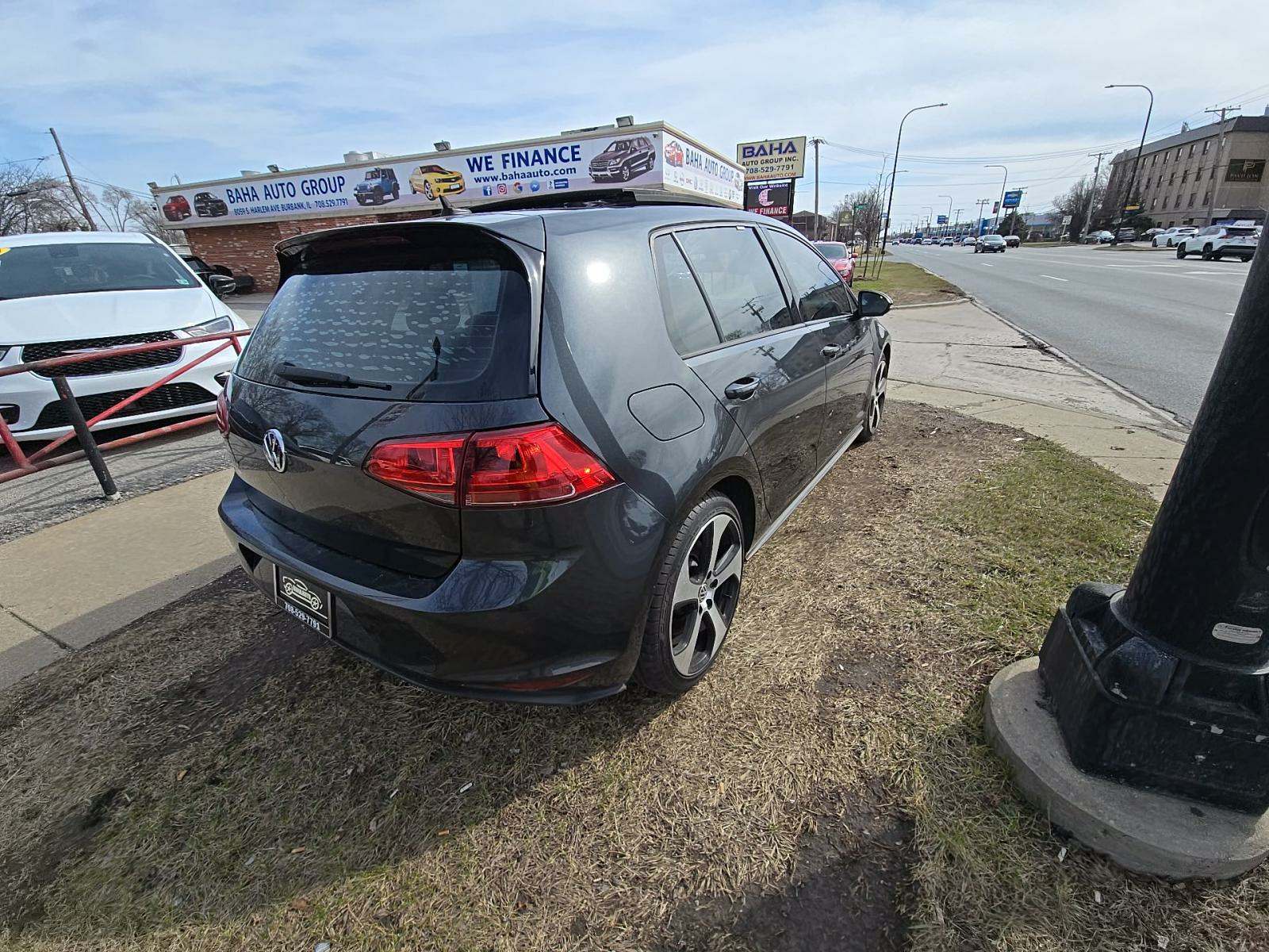 2017 Volkswagen Golf GTI 2.0T SE FWD