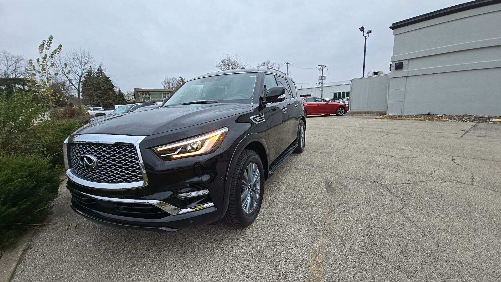 2022 INFINITI QX80 LUXE