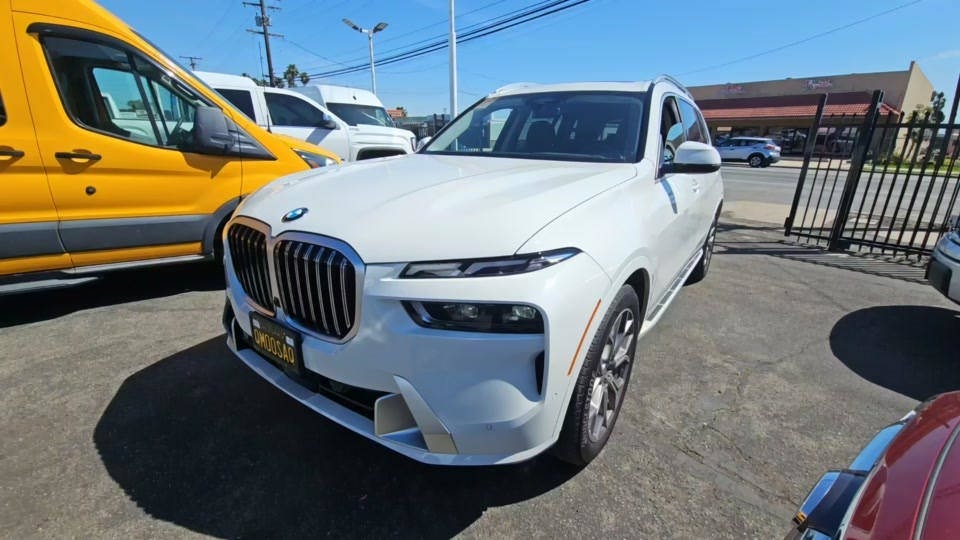 2025 BMW X7 xDrive40i AWD