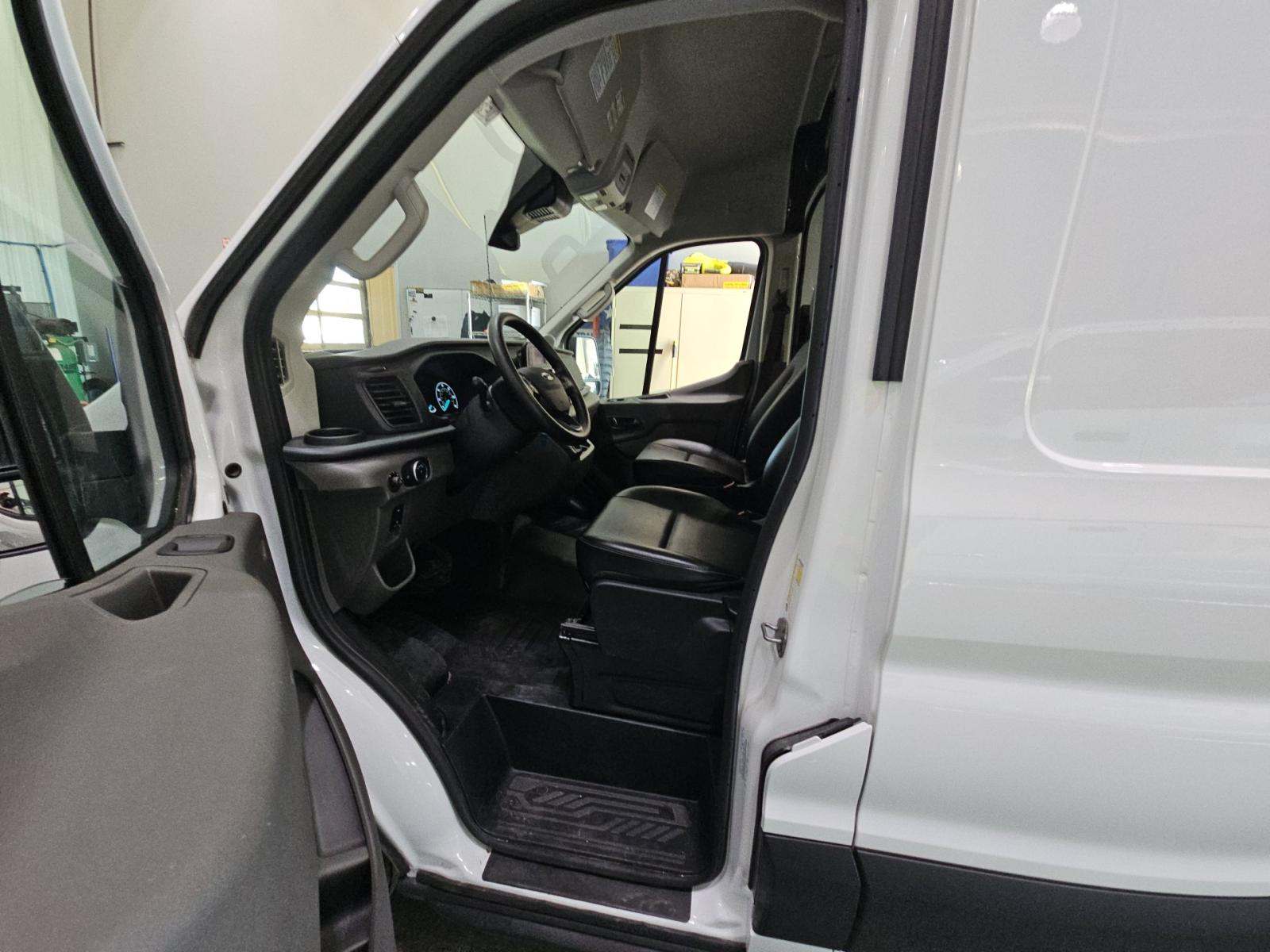 FORD TRANSIT 250 - 6