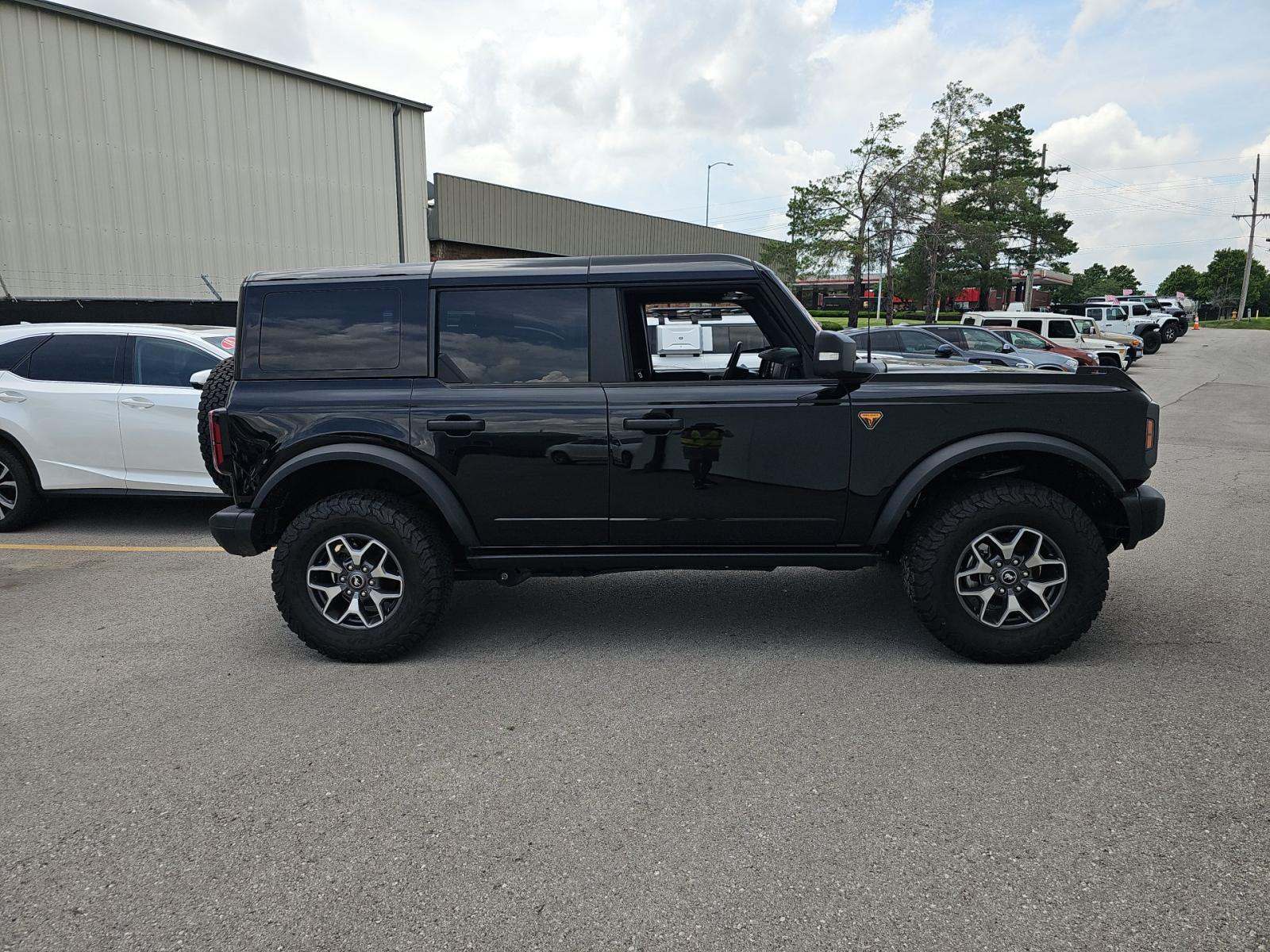 FORD BRONCO - 4