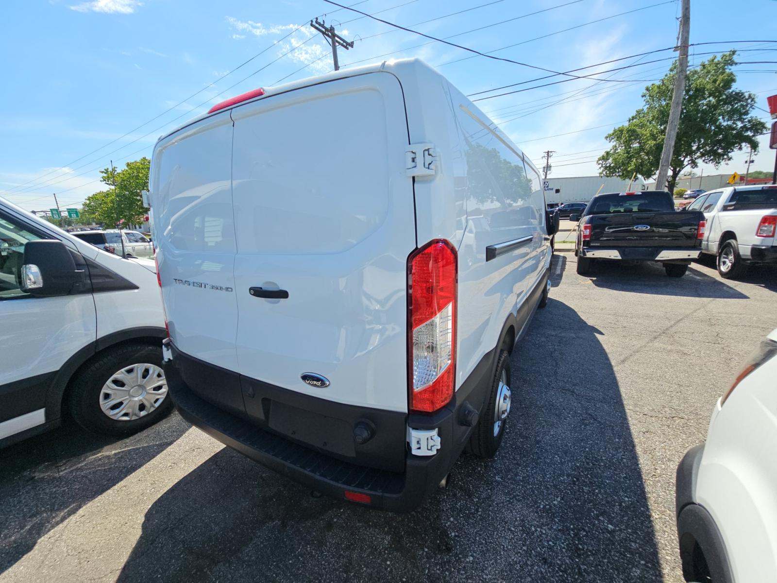 FORD TRANSIT 350 - 3