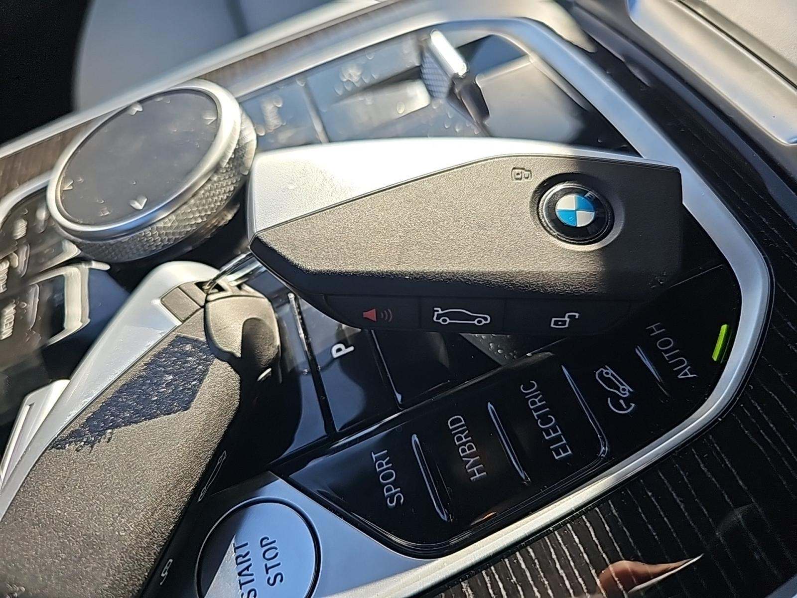 2025 BMW X5 xDrive50e AWD