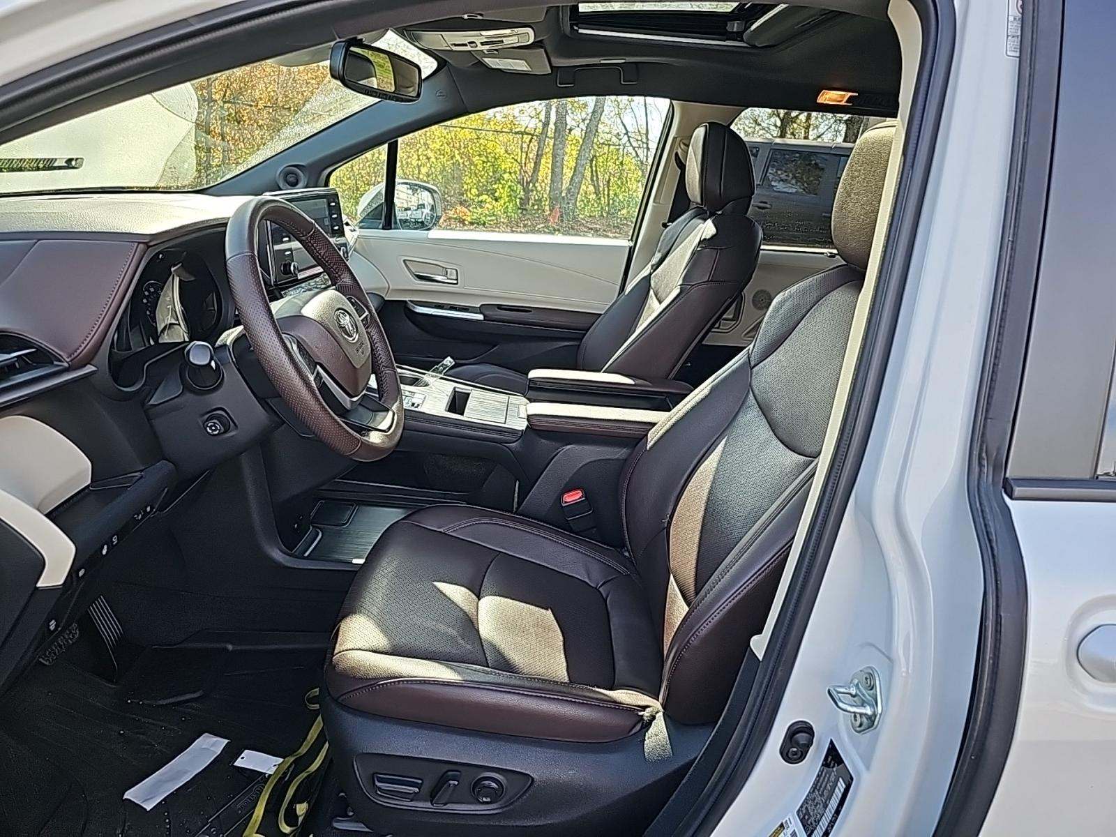 2024 Toyota Sienna Platinum AWD